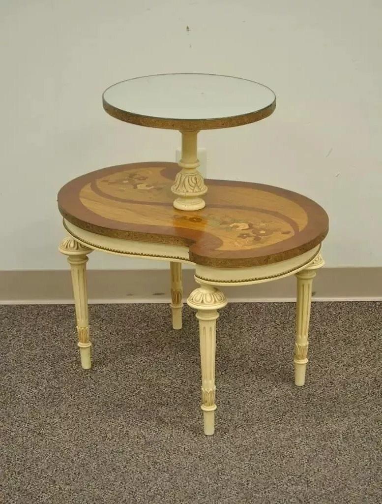 Französischer Vintage-Beistelltisch im Louis-XV-Stil aus Seidenholz mit Spiegelplatte und Intarsien im Angebot 6