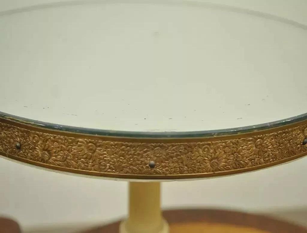 Französischer Vintage-Beistelltisch im Louis-XV-Stil aus Seidenholz mit Spiegelplatte und Intarsien im Angebot 1