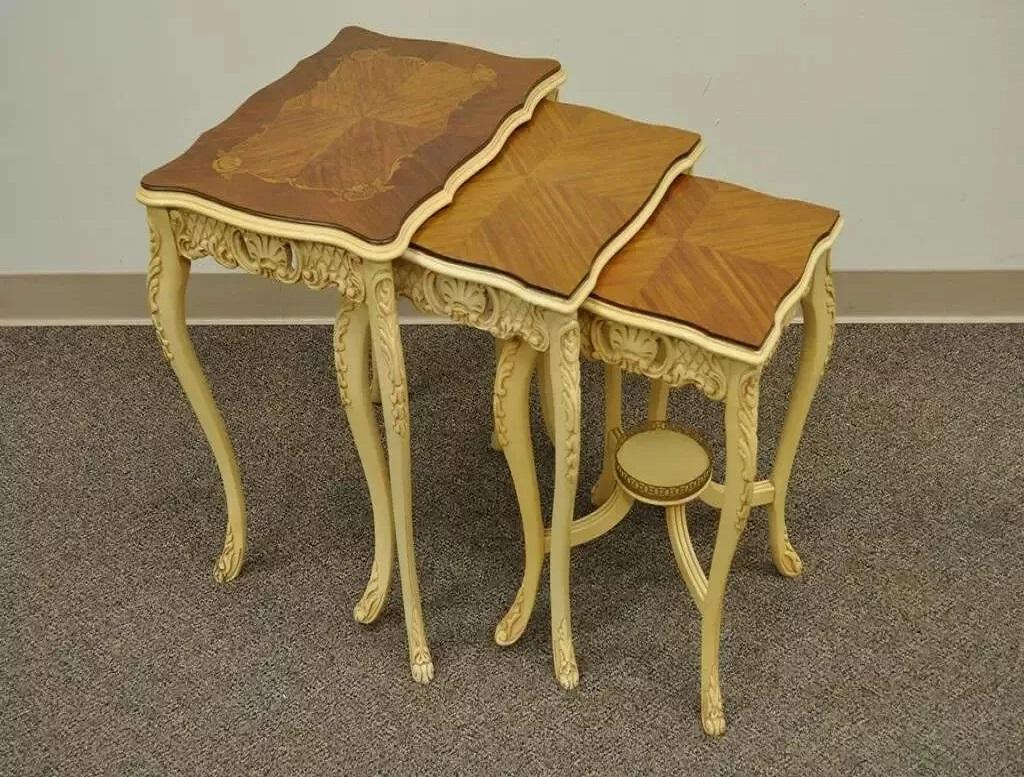 Unknown Vintage French Louis XV Style Satinwood Inlay Nesting Side Tables - Set of 3 For Sale