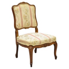 Petite chaise d'appoint de style Louis XV française vintage avec rayures roses