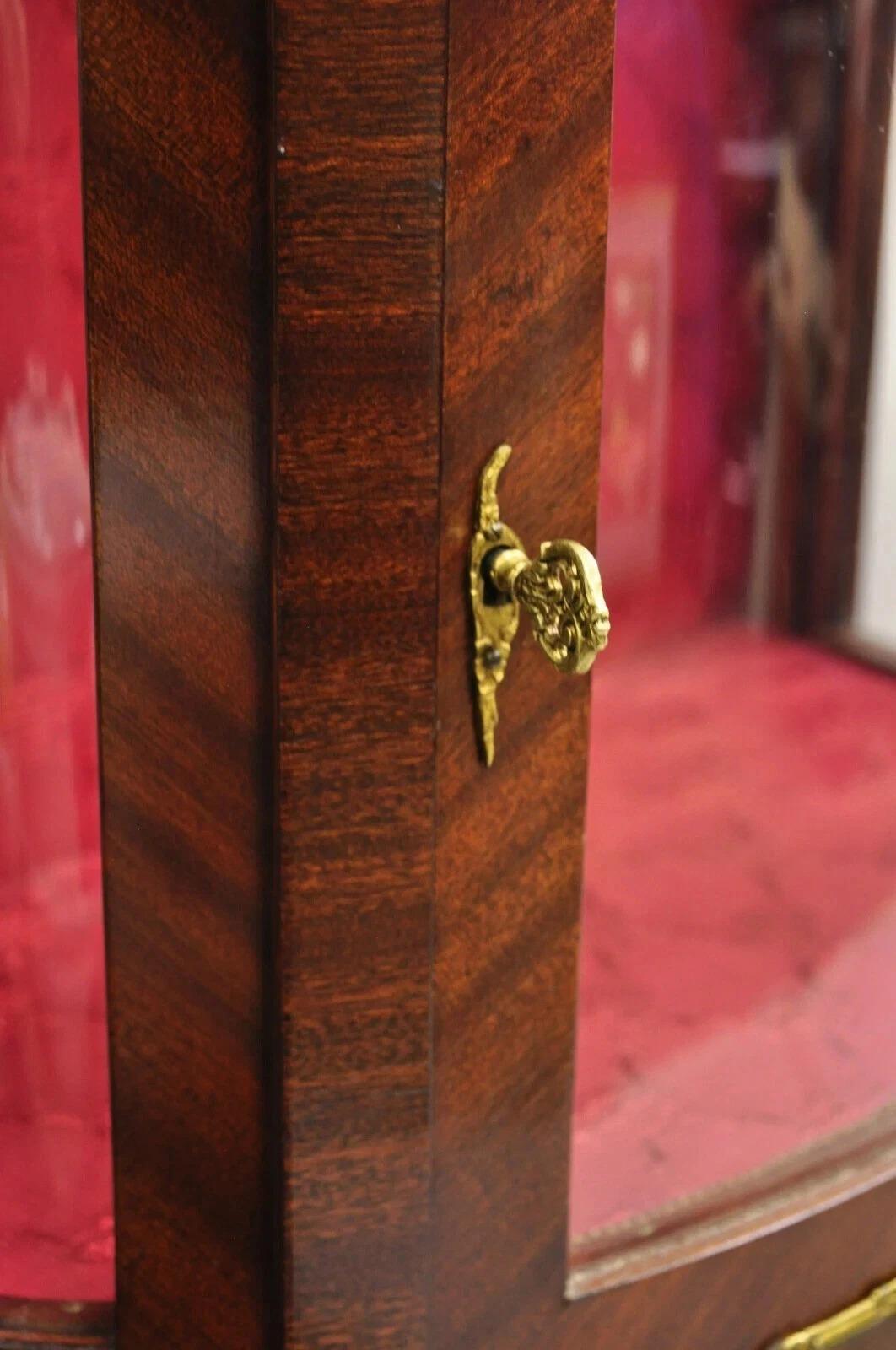 Bronze Vintage French Louis XV Style Small Bowed Glass Inlaid Curio Display Cabinet For Sale