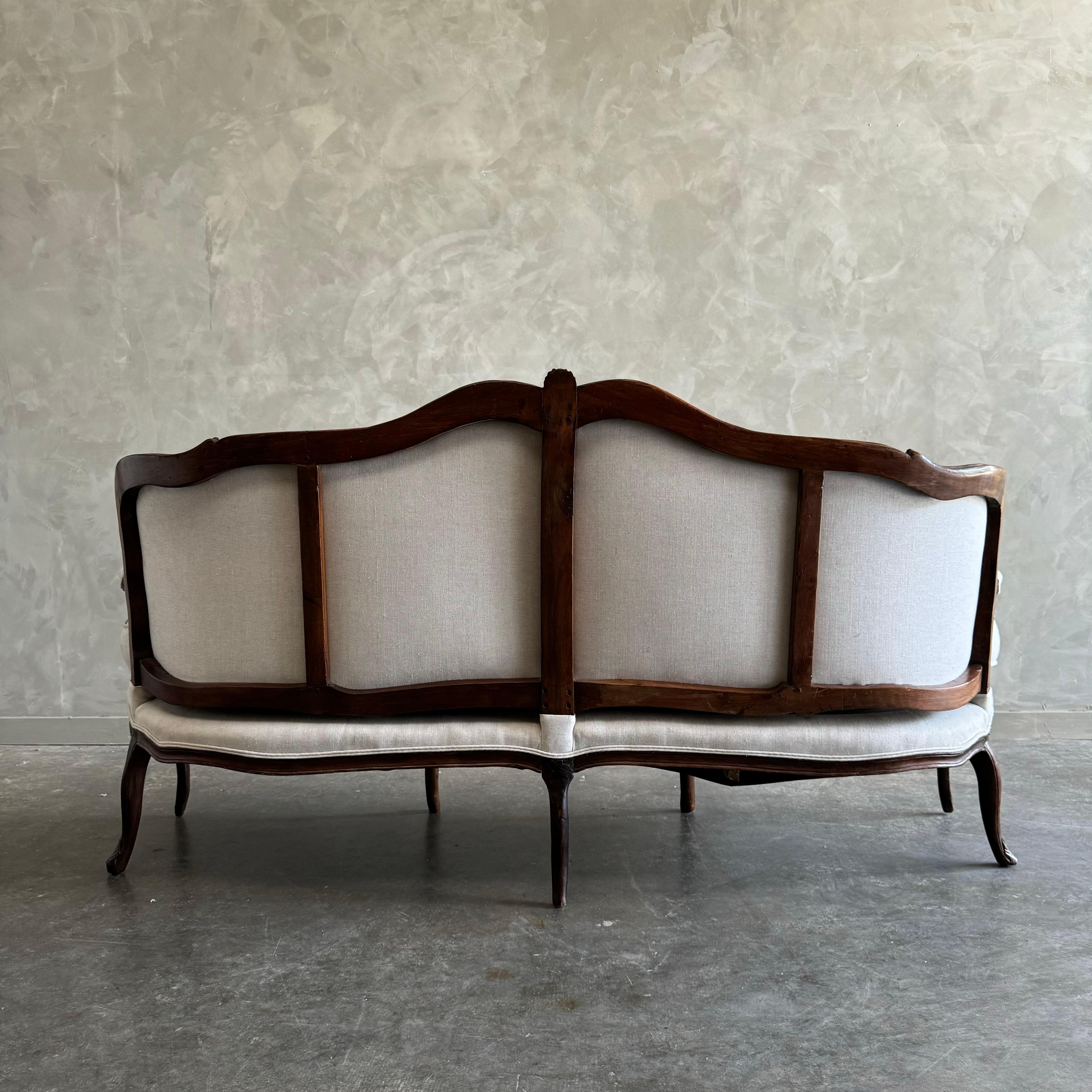 19th Century Vintage French Louis XV Style Sofa with linen upholstery