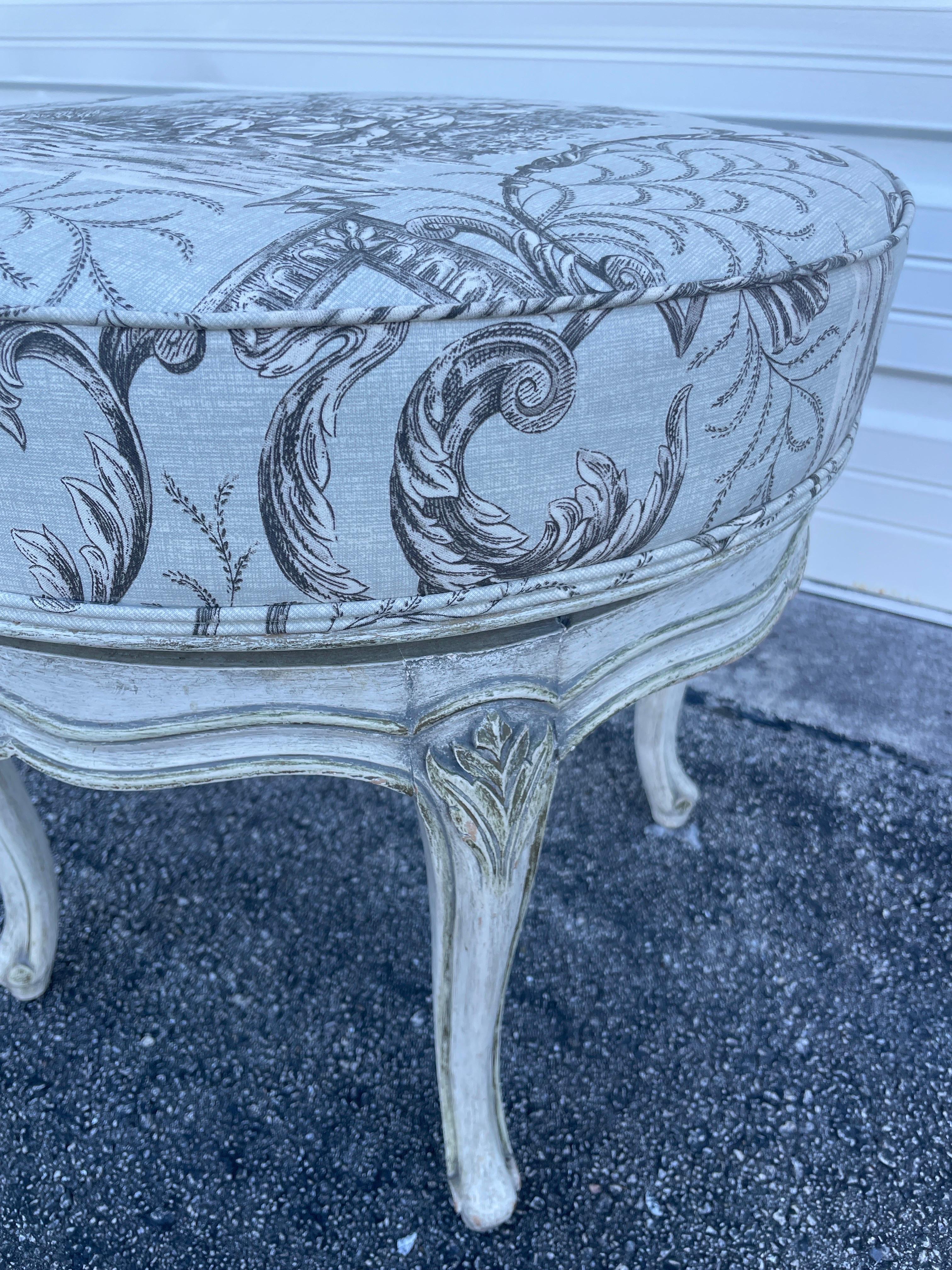 Vintage Français Style Louis XV Tabouret de Vanité Pivotant Bon état - En vente à West Palm Beach, FL