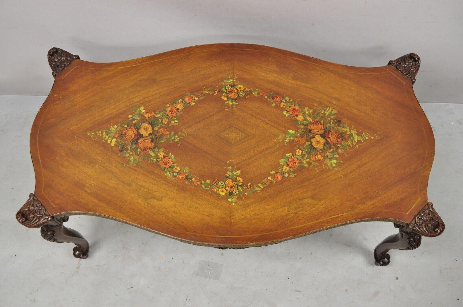 Table basse française vintage de style Louis XV en noyer avec plateau à fleurs peint à la main en vente 7