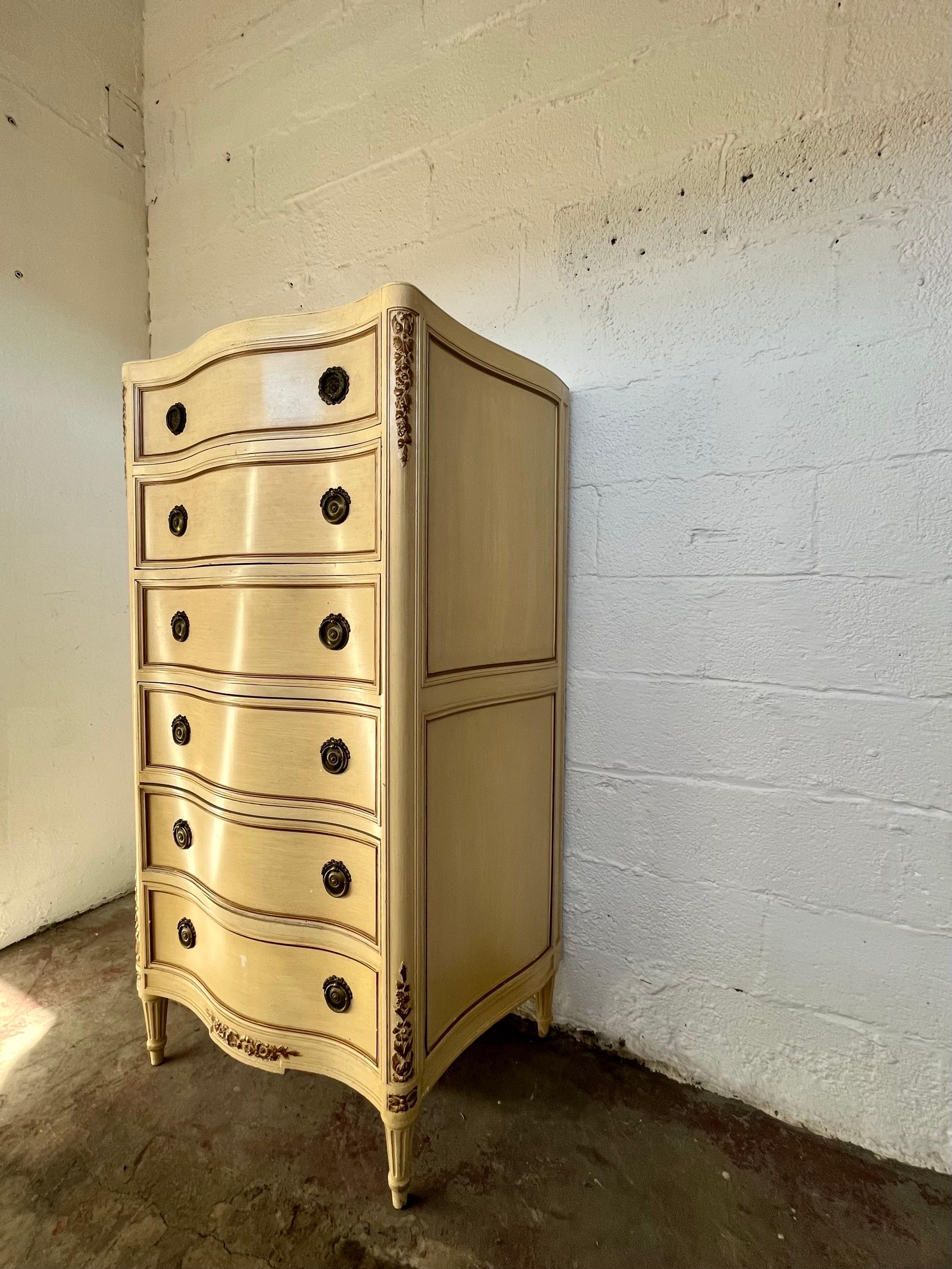 20th Century Vintage French Louis XVI Chest Of Drawers  For Sale