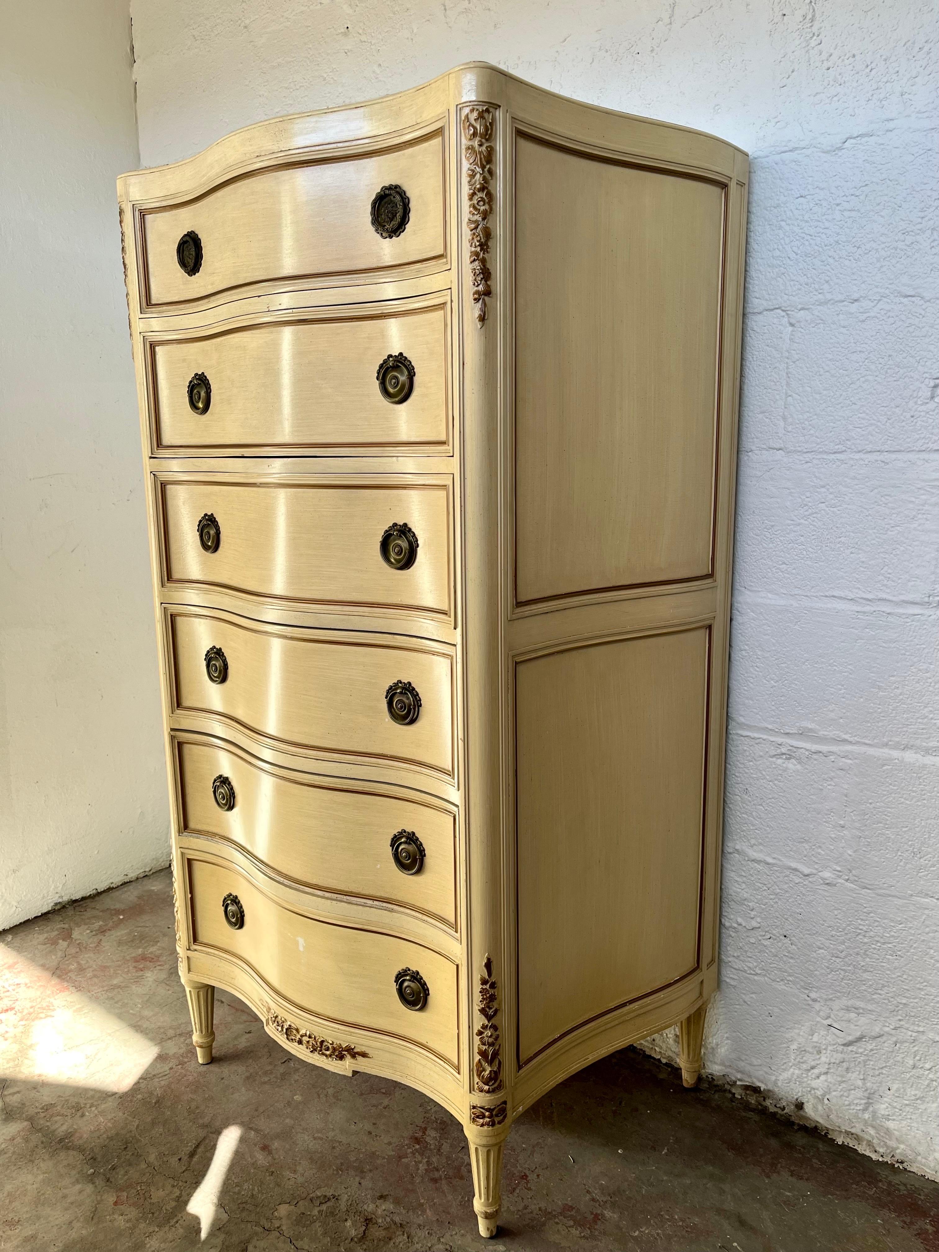 Vintage French Louis XVI Chest Of Drawers  For Sale 2