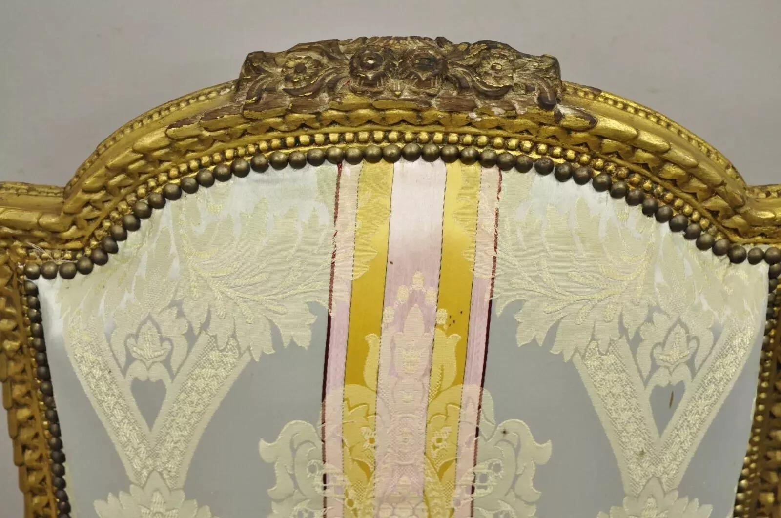 Luigi XVI Vintage French Louis XVI Gold Giltwood Upholstered Lounge Chairs (B) - a Pair in vendita