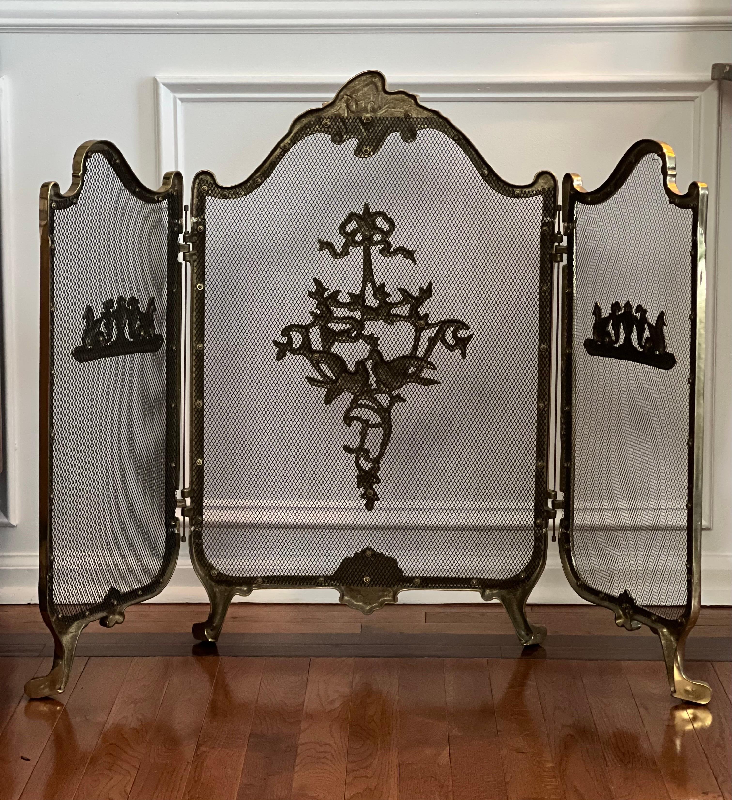 Vintage French Louis XVI Style Brass Fireplace Screen In Good Condition In Doylestown, PA