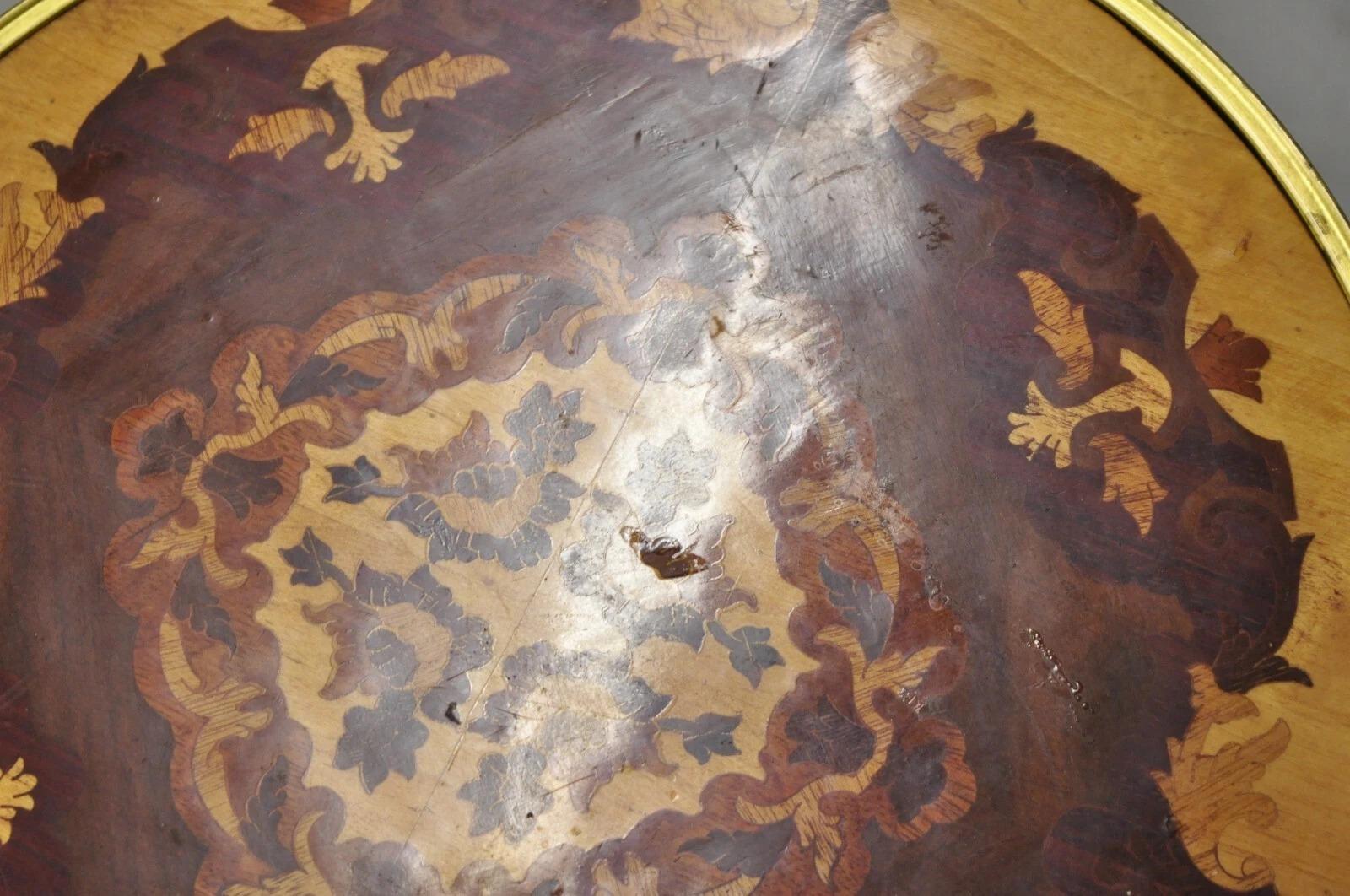 Bronze Table d'appoint ronde à 3 niveaux en bronze à tête de bélier de style Louis XVI en vente