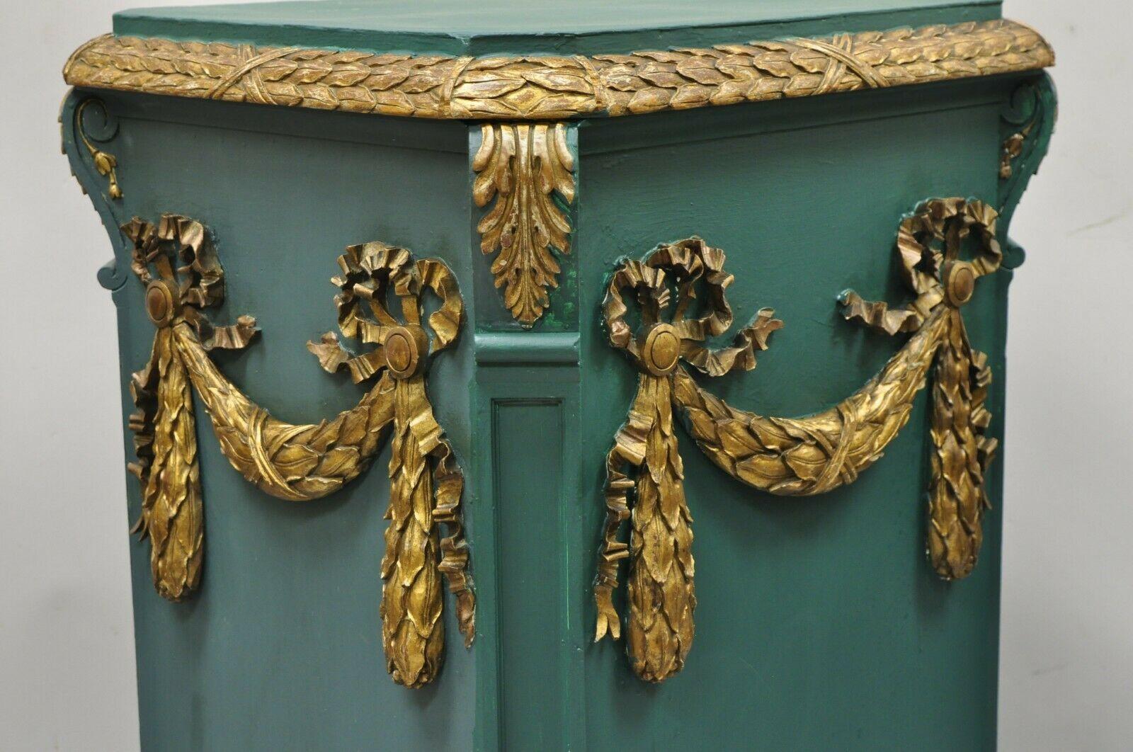 20ième siècle Vintage français style Louis XVI drapé de ruban sculpté Colonne en bois Pedestal en vente