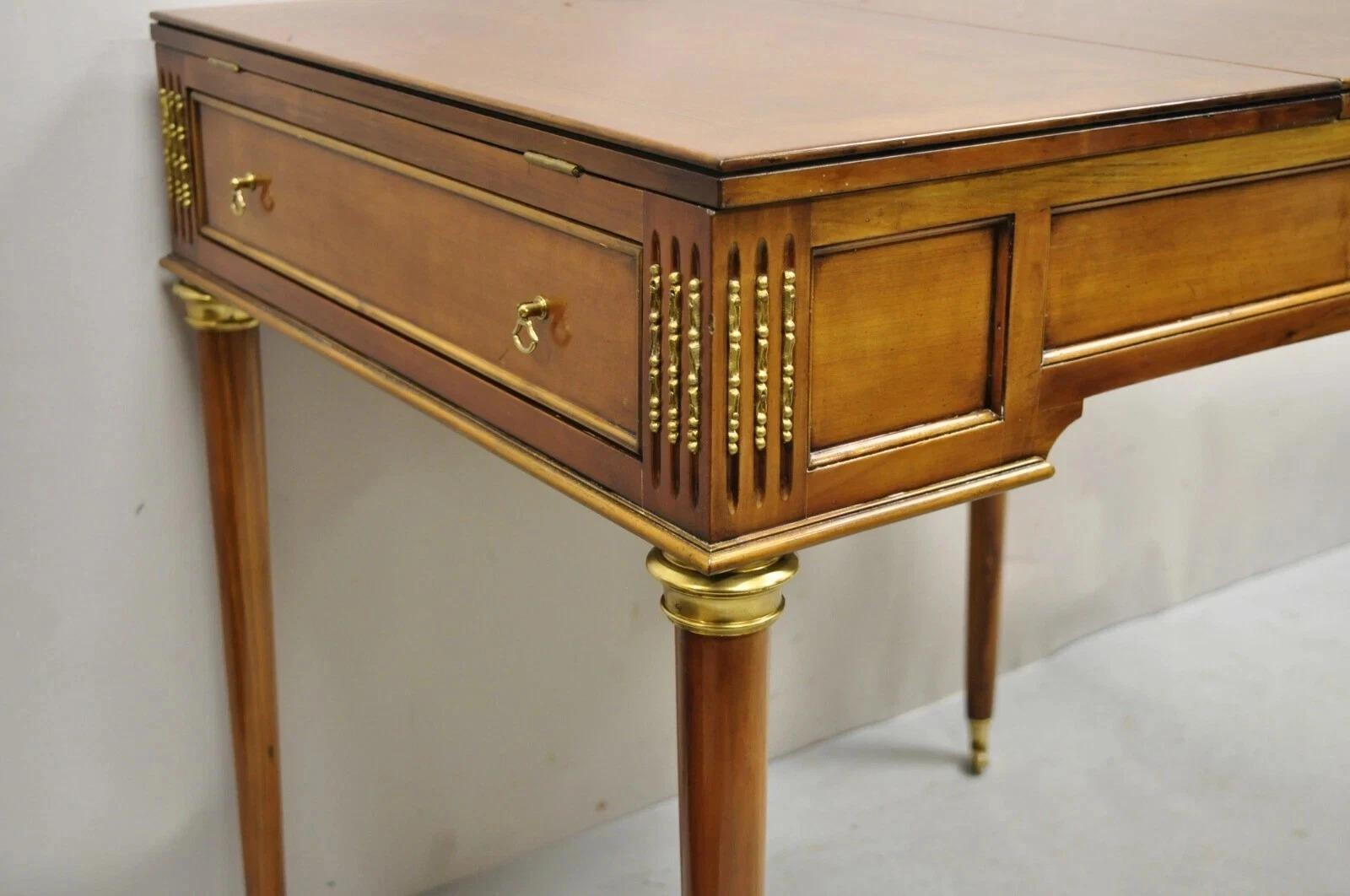 Vintage Französisch Louis XVI Stil Kirsche Holz Flip Top Backgammon Kartenspiel Tisch (20. Jahrhundert) im Angebot