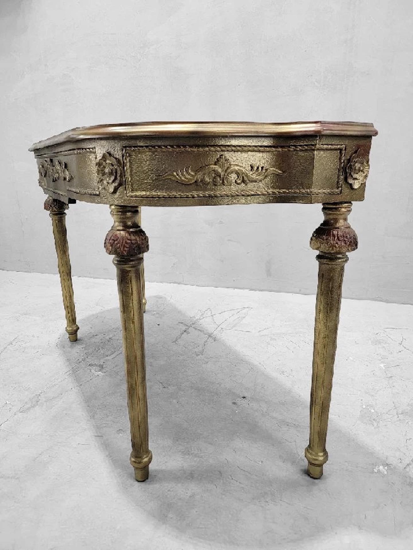 Console demi-lune française de style Louis XVI dorée à l'or en vente 1