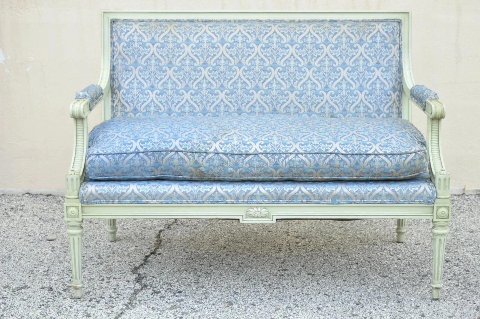 Canapé Vintage Français Style Louis XVI Hollywood Regency Vert Bleu Canapé Loveseat Sofa en vente 3