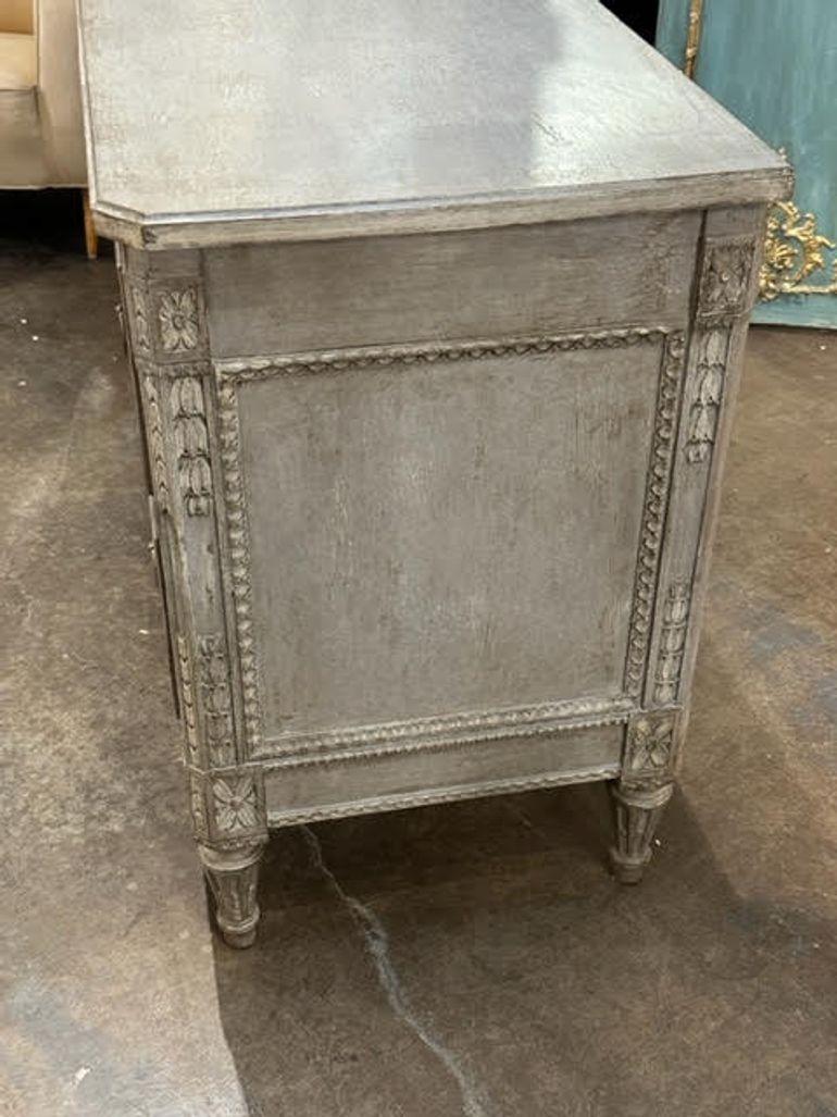 20th Century Vintage French Louis XVI Style Painted Commode For Sale