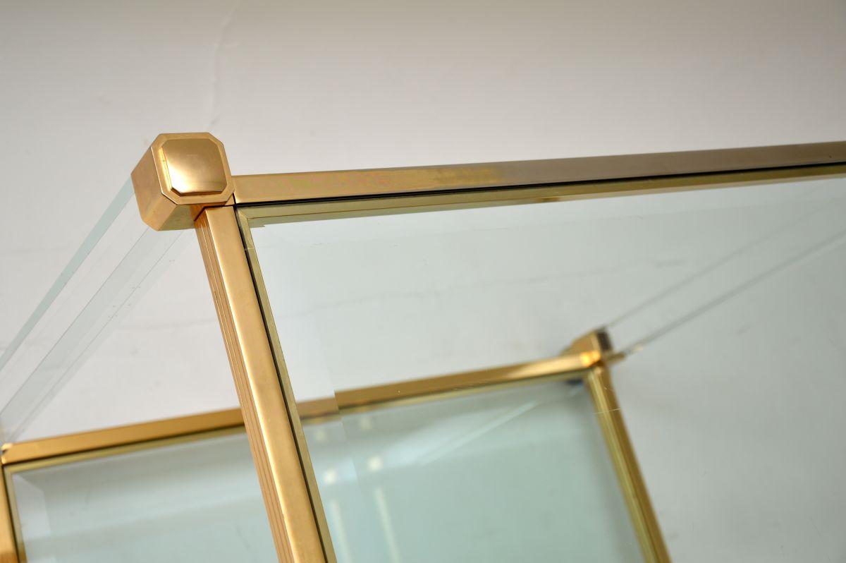 Vintage French Lucite and Gold Plated Drinks Trolley For Sale 2
