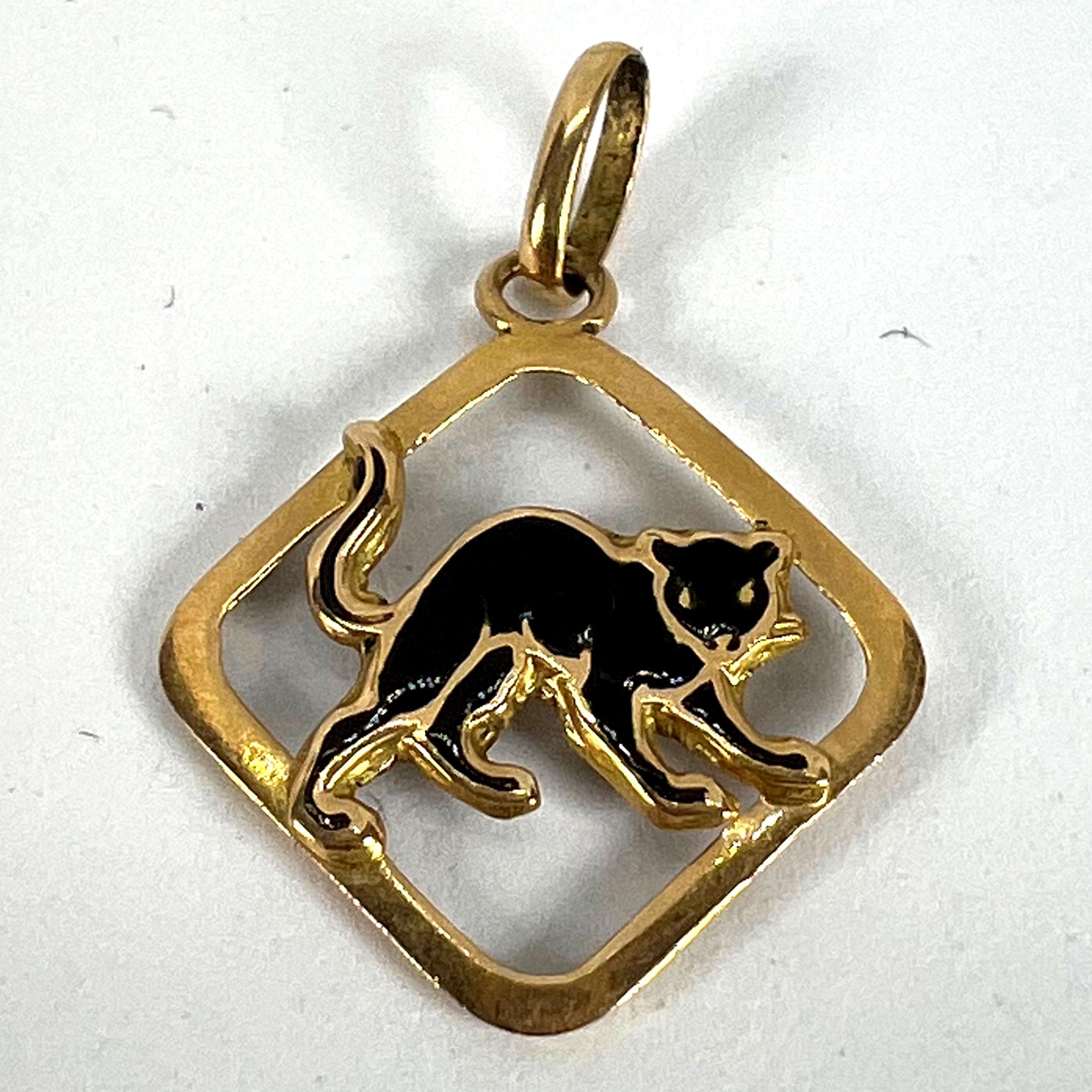 Colgante de oro amarillo de 18 quilates con amuleto de gato negro de la suerte francés vintage en venta 7