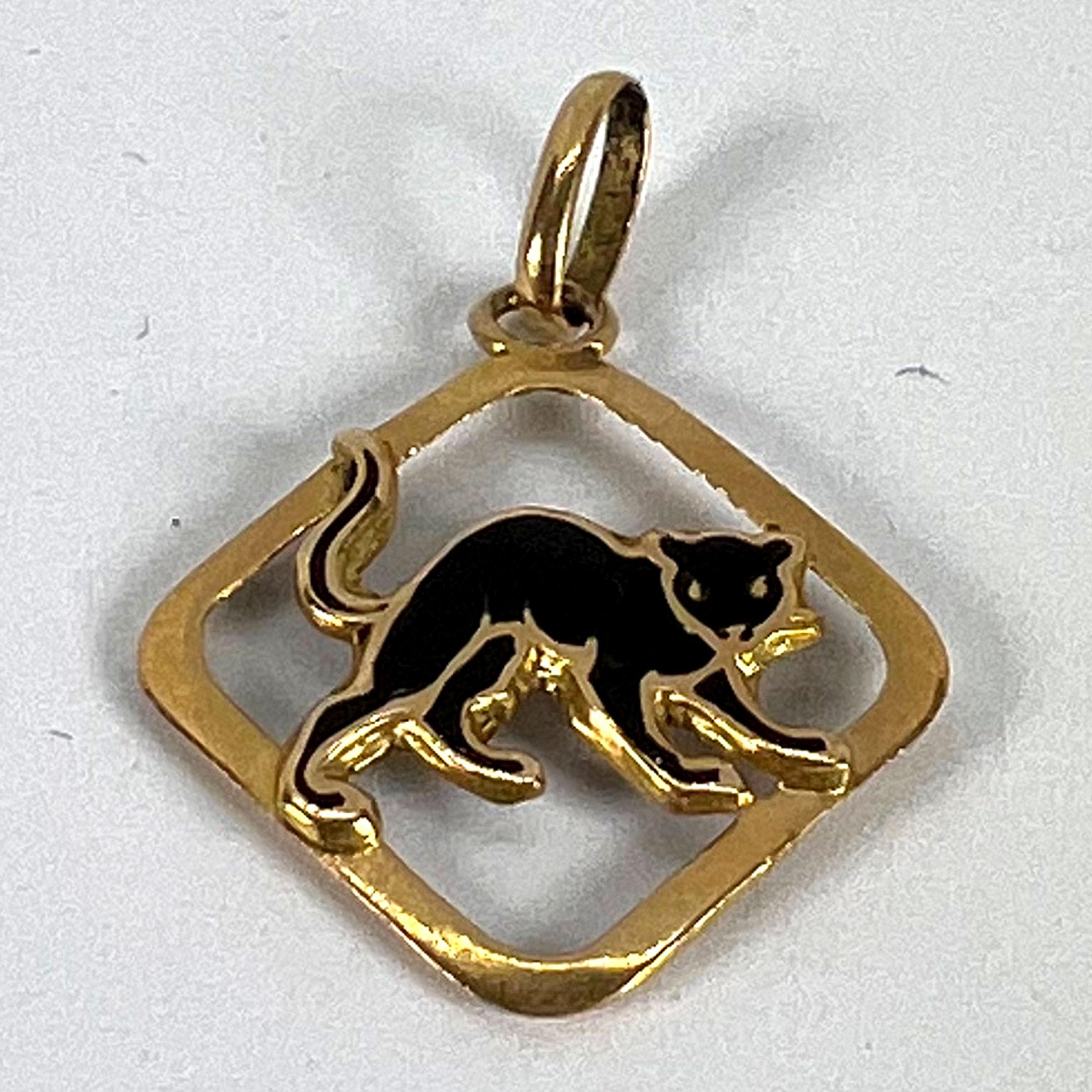 Colgante de oro amarillo de 18 quilates con amuleto de gato negro de la suerte francés vintage en venta 8