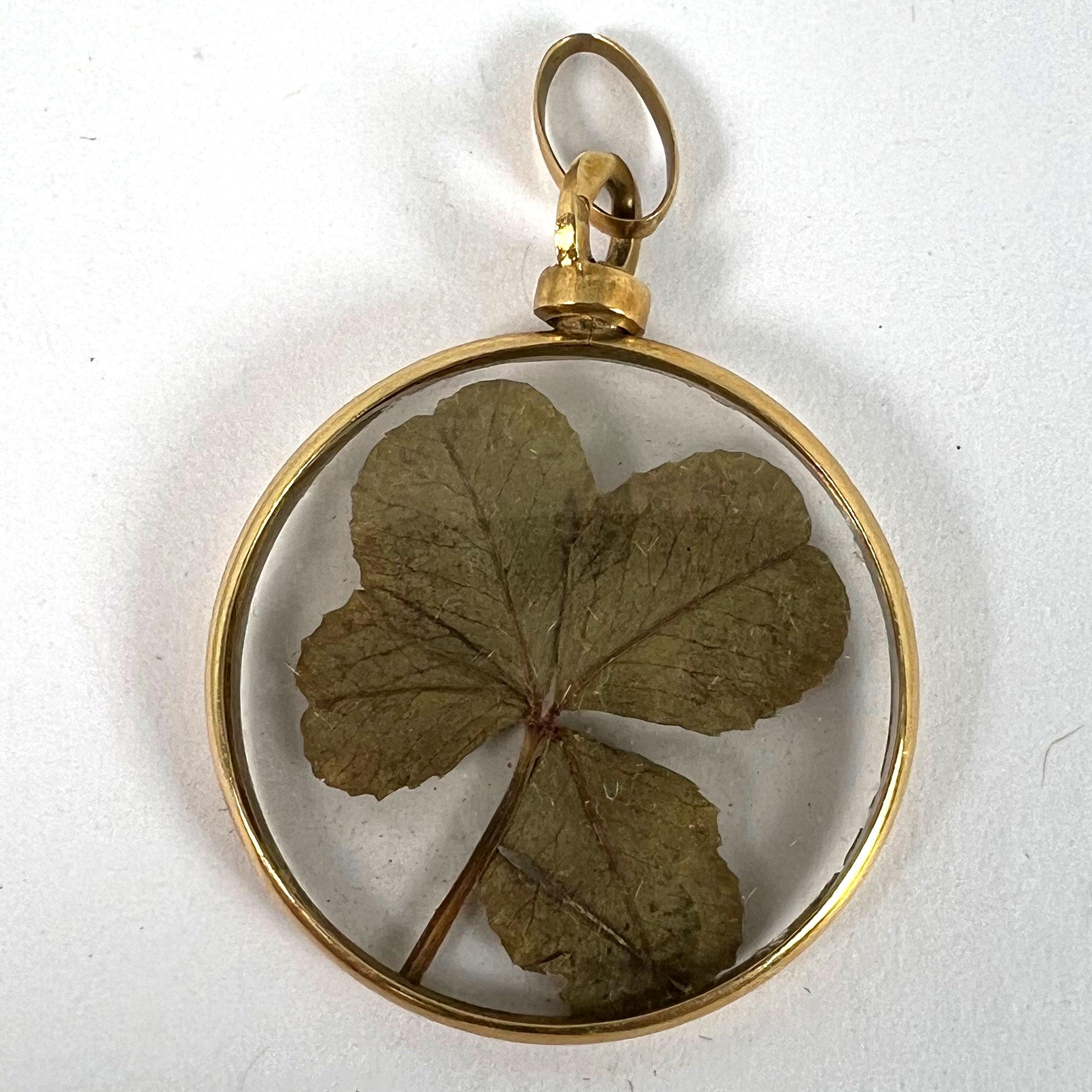 Colgante de oro amarillo de 18 quilates Trébol de Cuatro Hojas de la Suerte Francés Vintage en venta 8