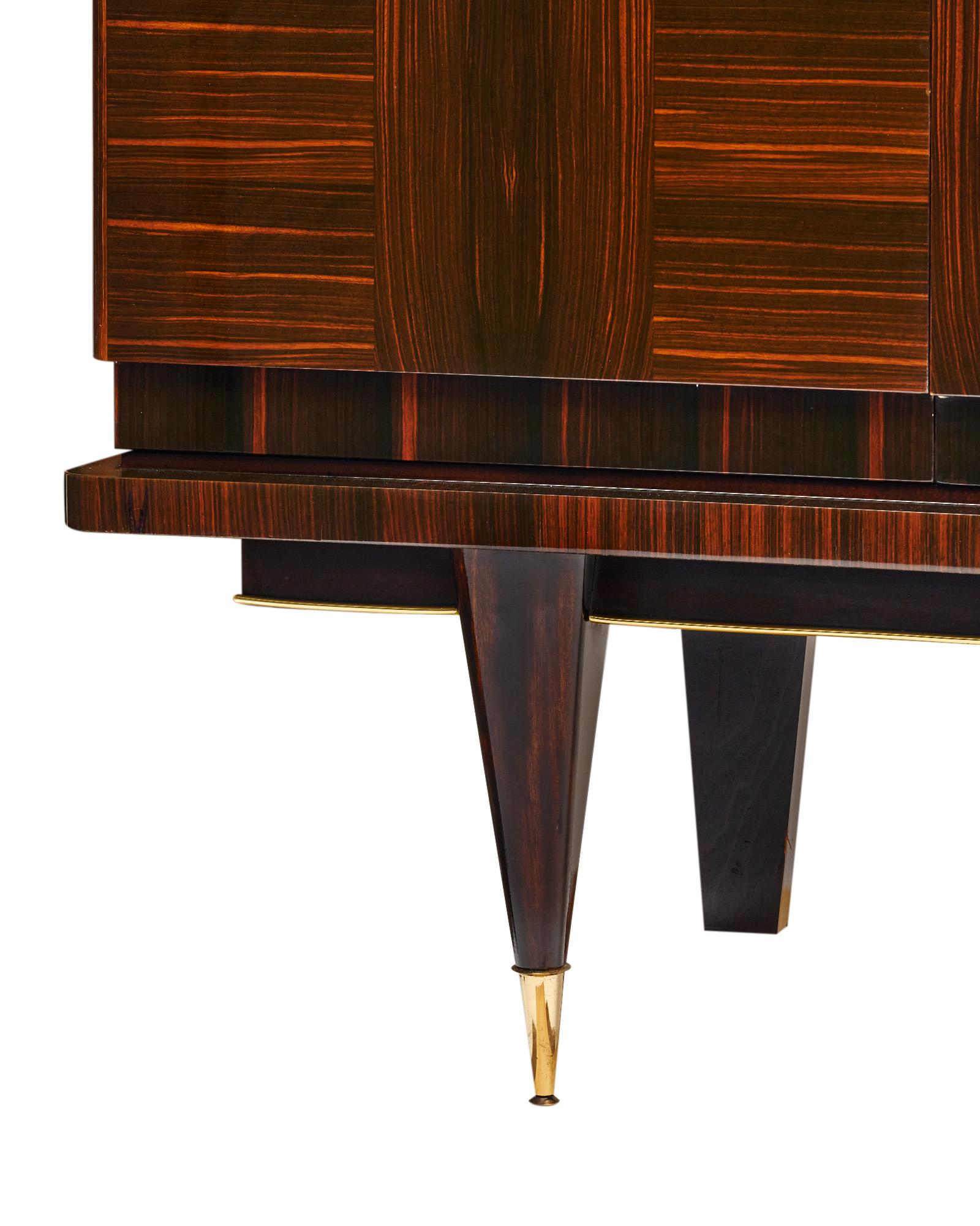 Français Grand buffet français de Macassar à la manière de Jules Leleu en vente