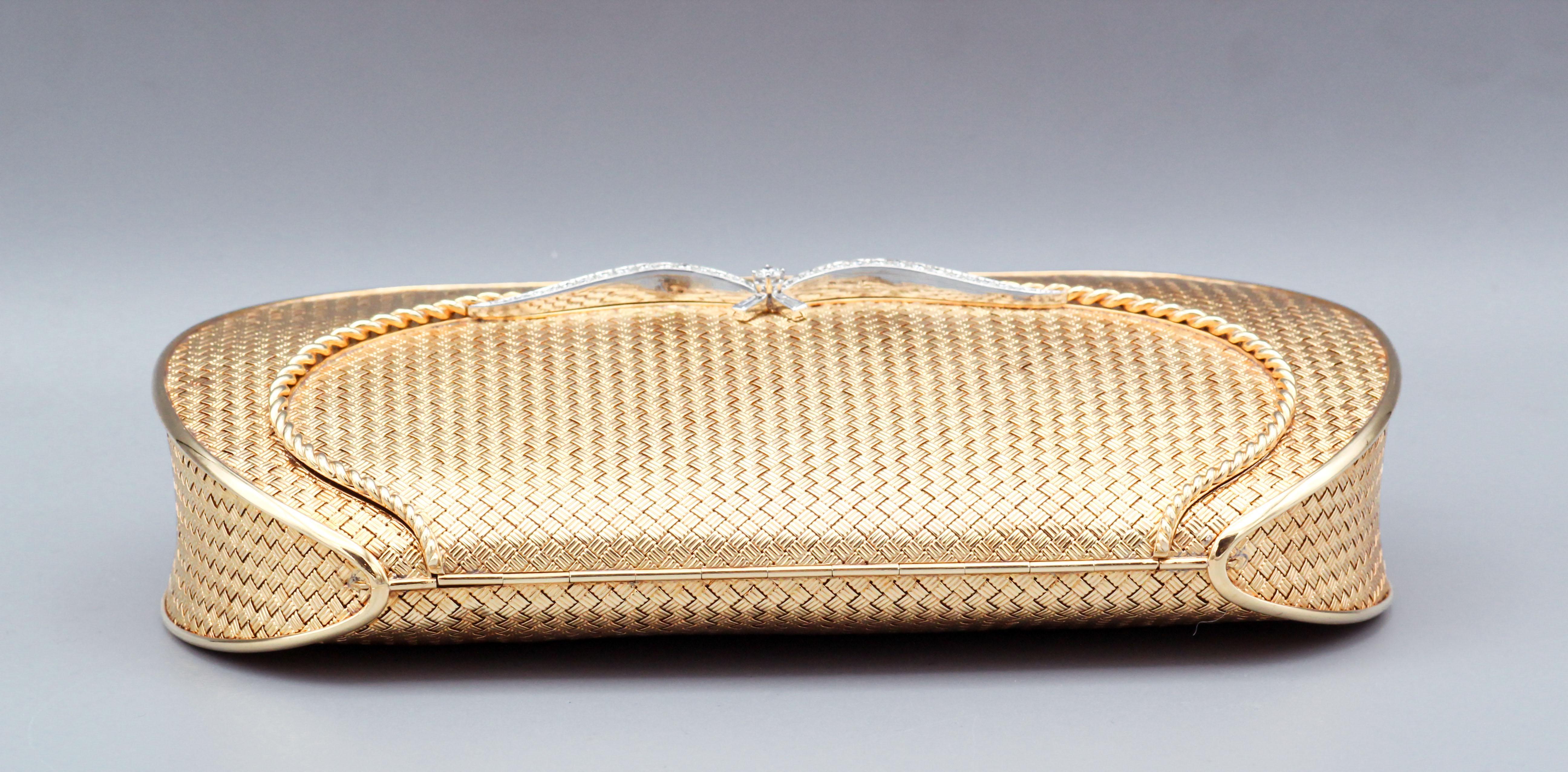 Vintage French-Made Diamond Platinum 18k Gold Basket Weave Clutch Purse For Sale 1