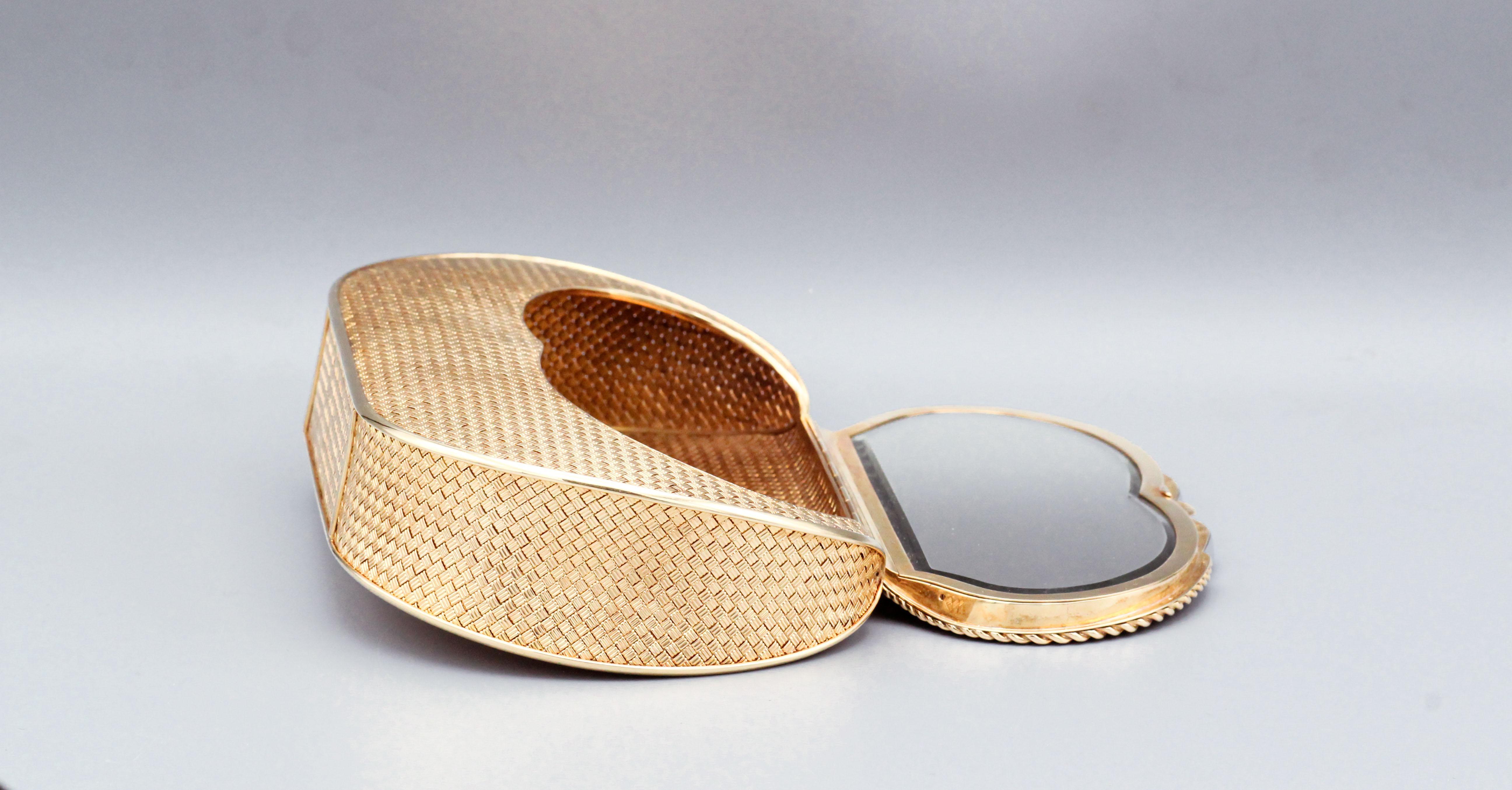 Vintage French-Made Diamond Platinum 18k Gold Basket Weave Clutch Purse For Sale 4