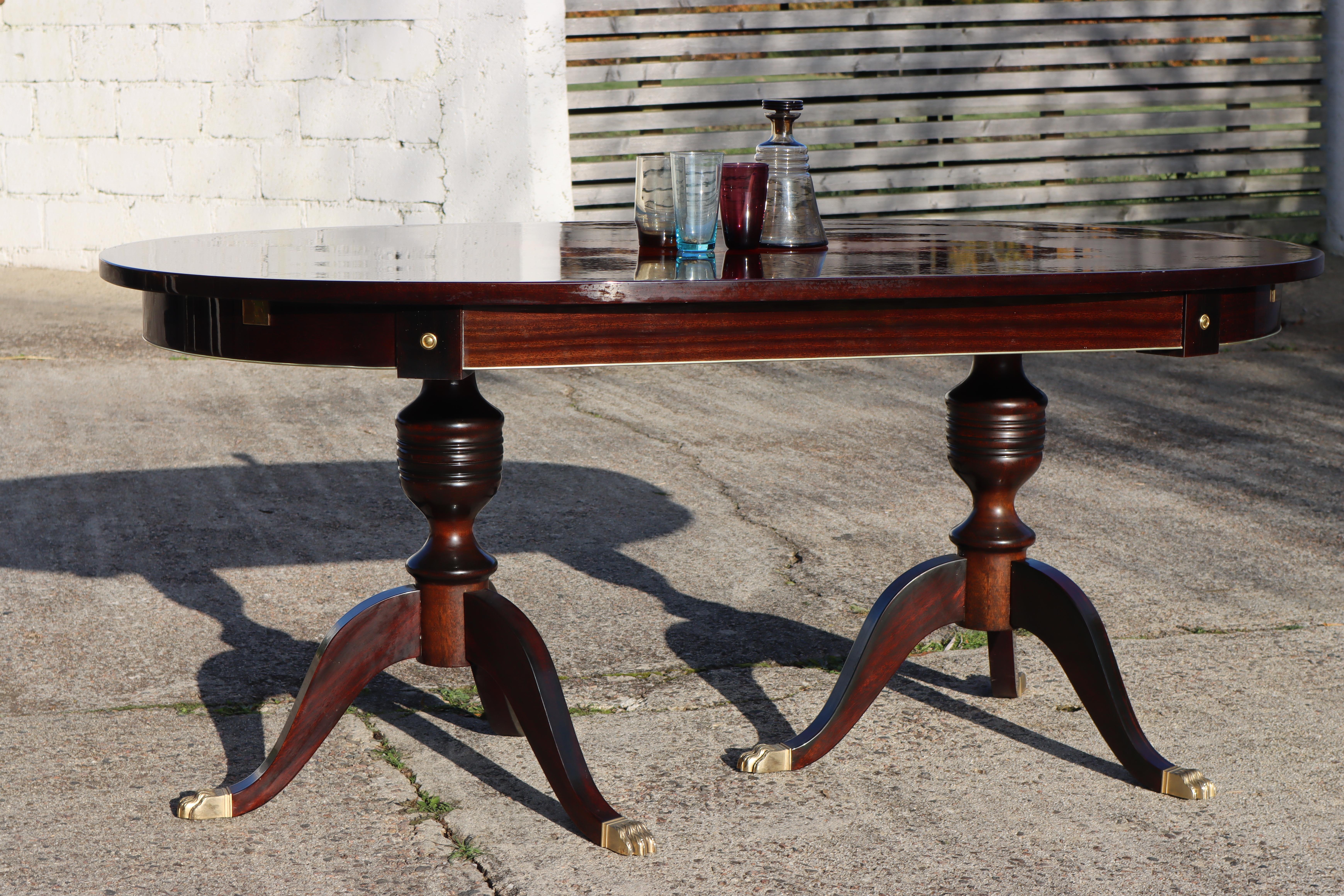 Marquetry Vintage French Mahogany Table, Duncan Phyfe Style, Inlaid oval Dining Table 80s