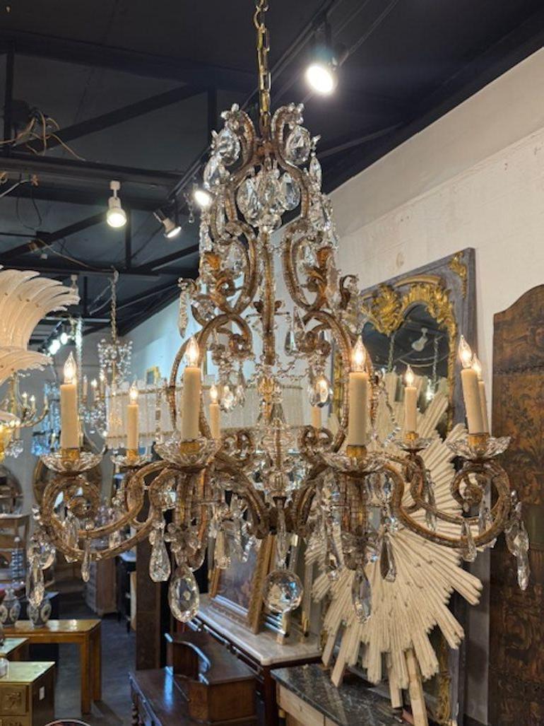 Francese Lampadario d'epoca francese Maison Bagues in ferro dorato e cristallo in vendita