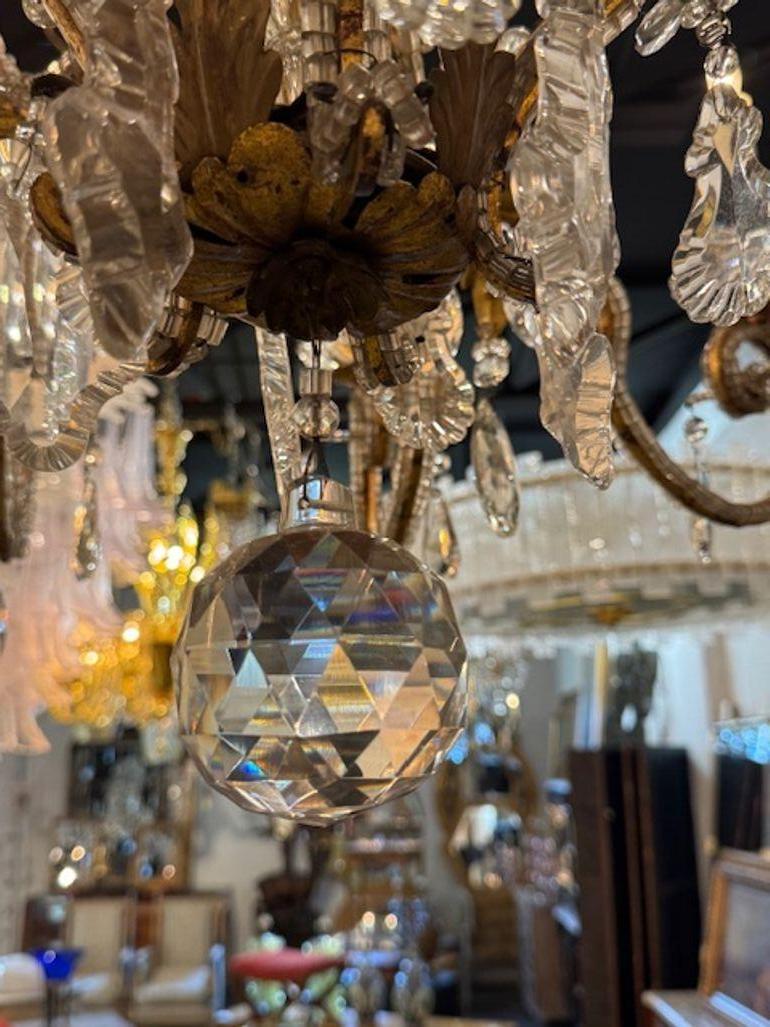 XX secolo Lampadario d'epoca francese Maison Bagues in ferro dorato e cristallo in vendita