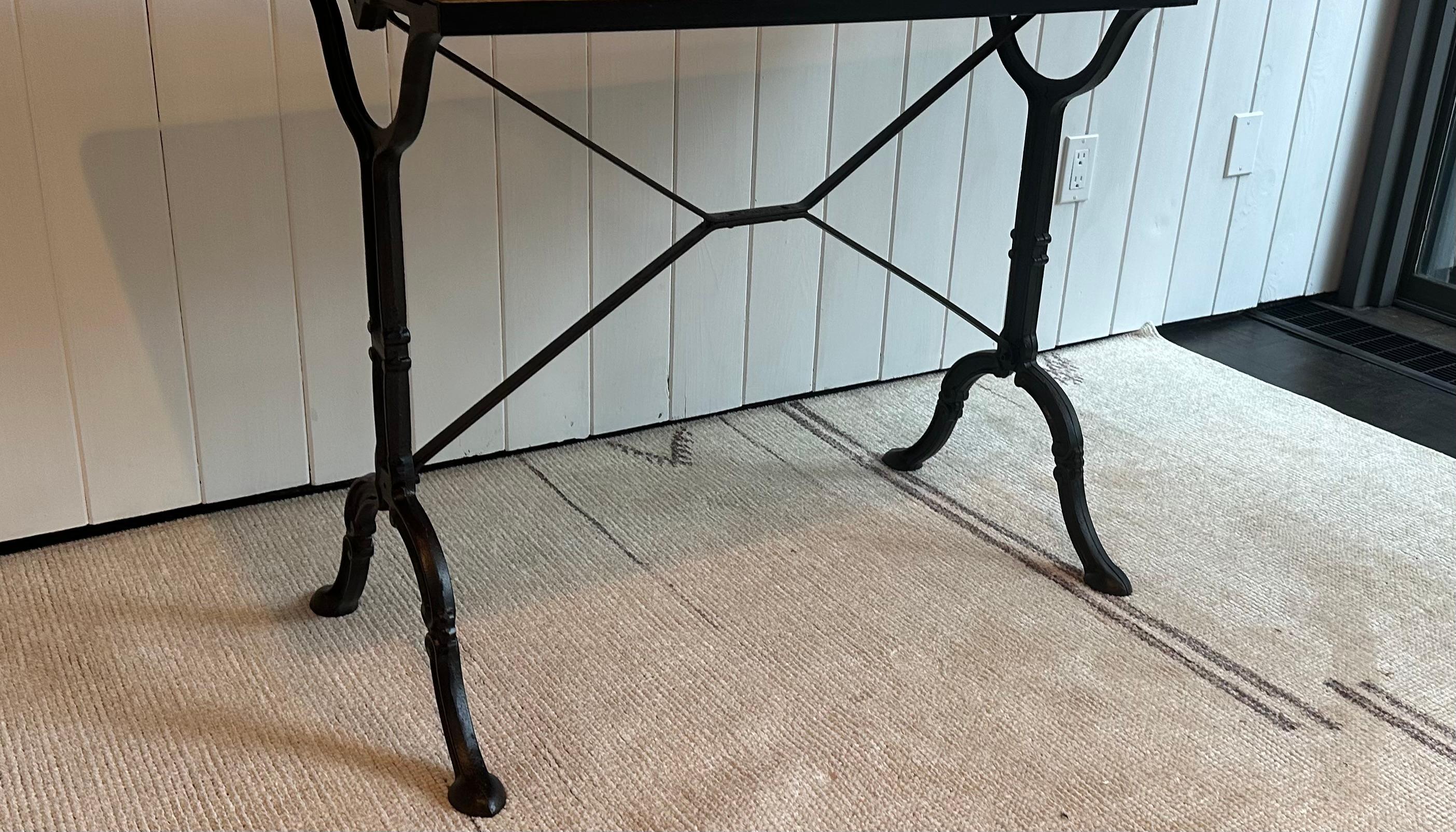 Vintage Französisch Marmorplatte Bistro Tisch im Angebot 4