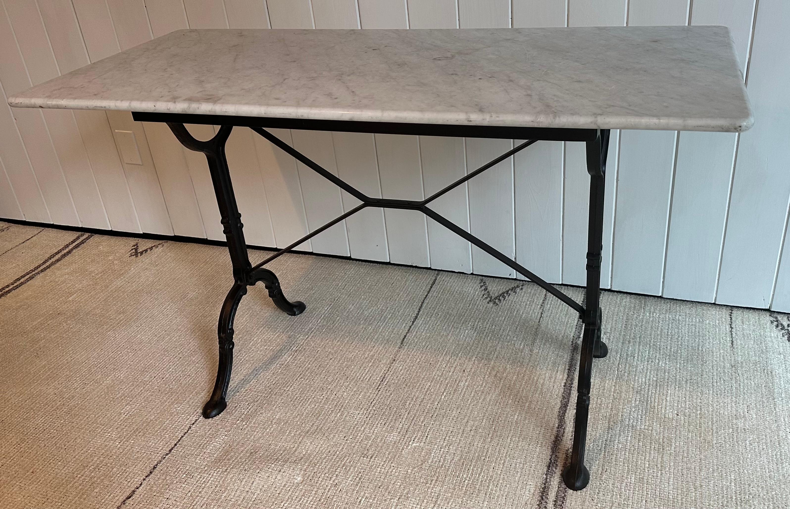 Vintage Französisch Marmorplatte Bistro Tisch im Angebot 5