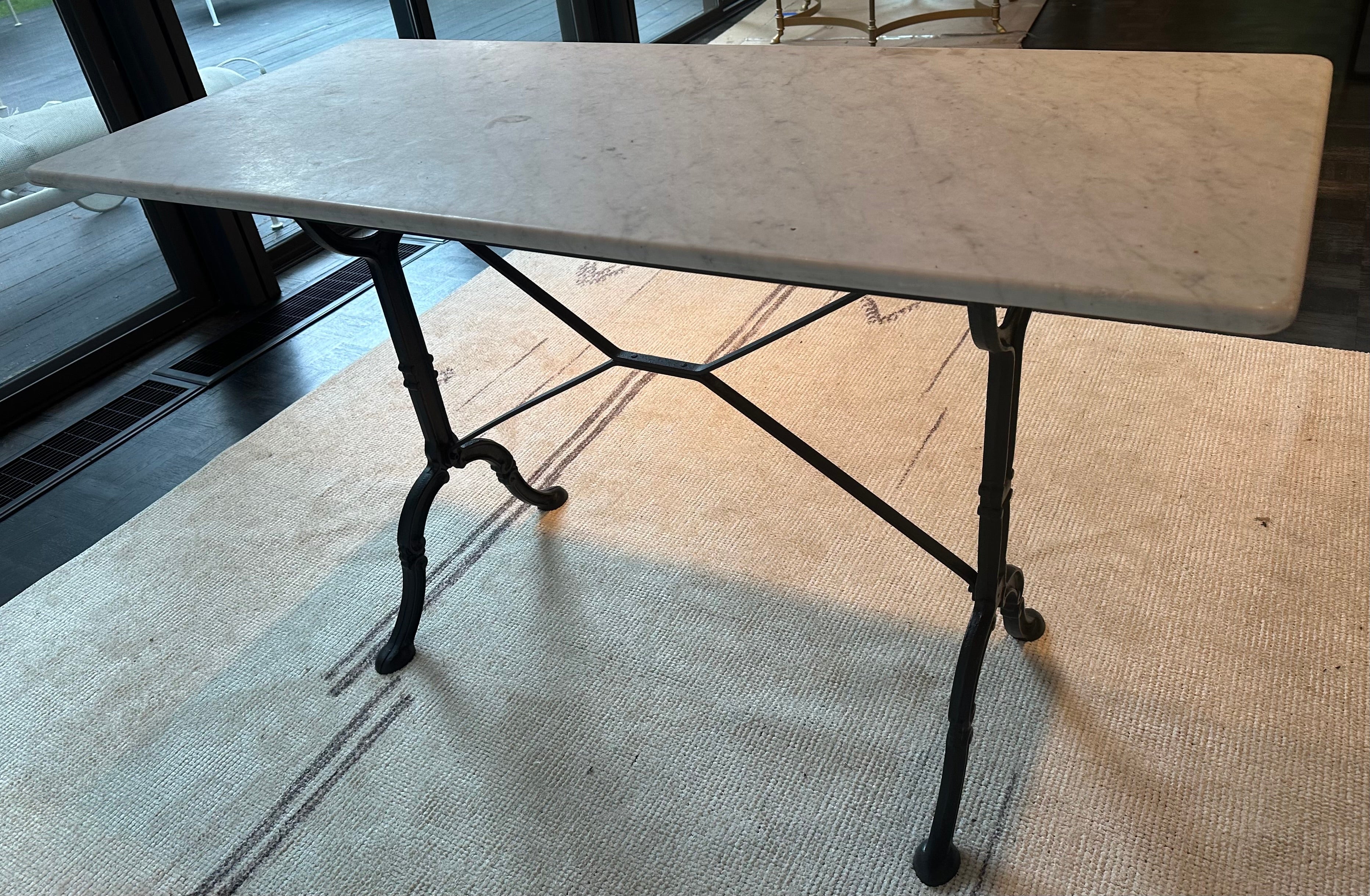 Vintage Französisch Marmorplatte Bistro Tisch im Angebot