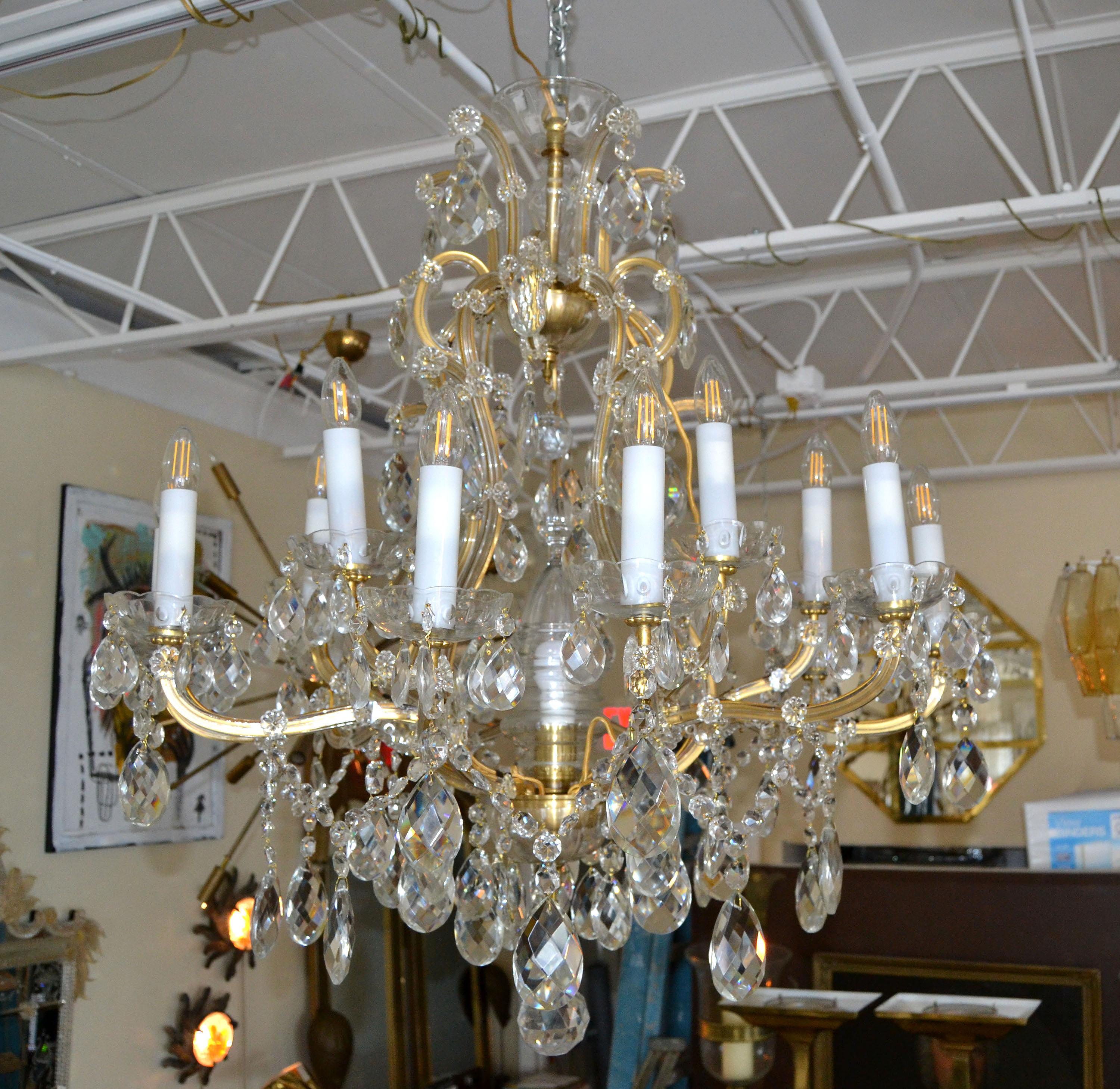 Vintage Maria Theresa 16-Light Faceted Crystal & Gilt Metal Chandelier  For Sale 3