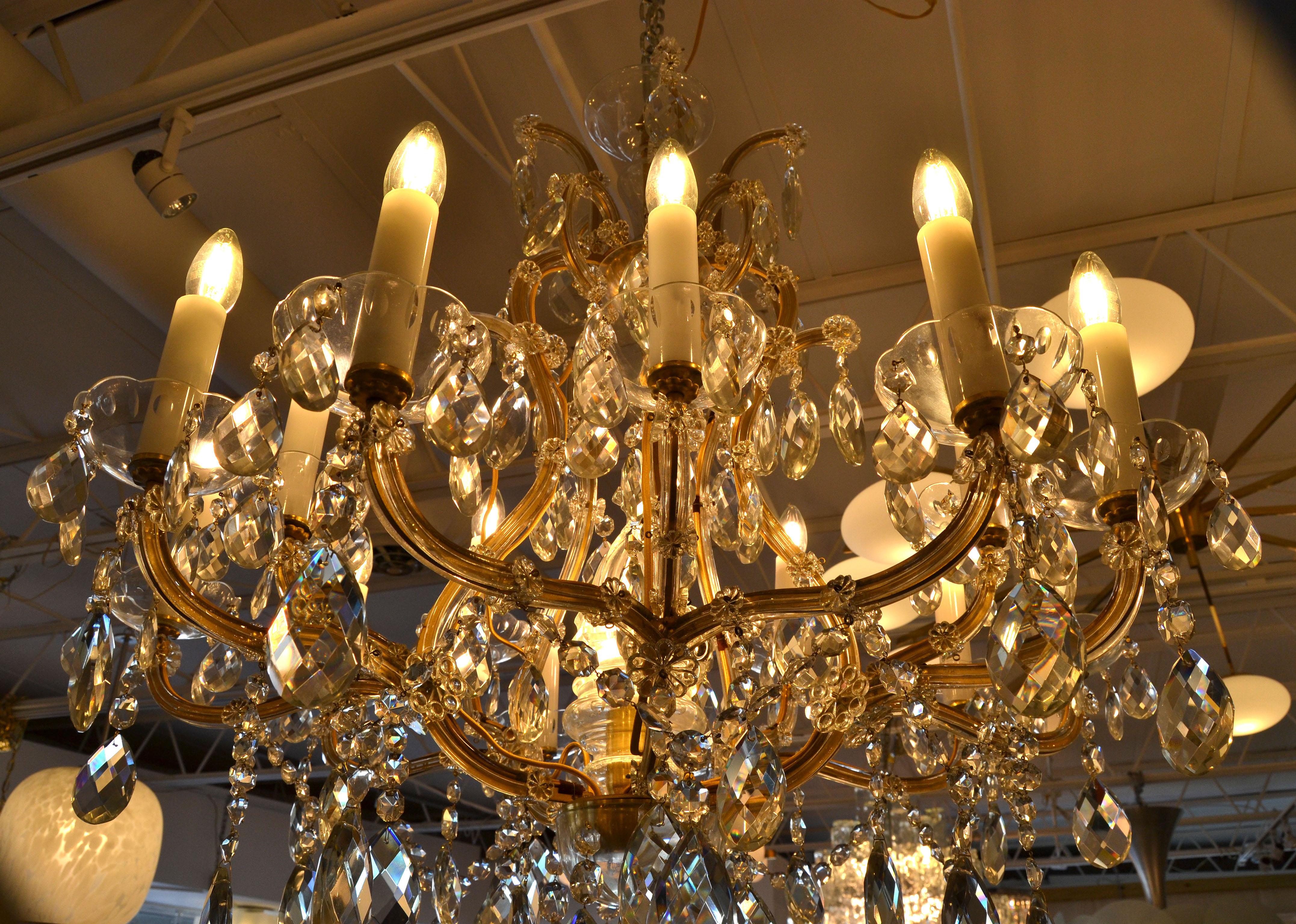 Louis XVI Vintage Maria Theresa 16-Light Faceted Crystal & Gilt Metal Chandelier  For Sale