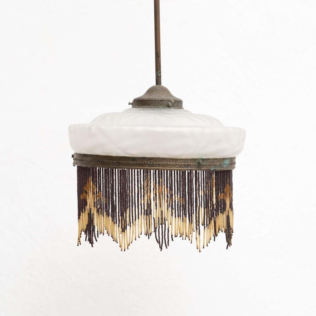 Lampada da soffitto Art Deco francese d'epoca in metallo e vetro, circa 1930 In condizioni buone in vendita a Barcelona, ES
