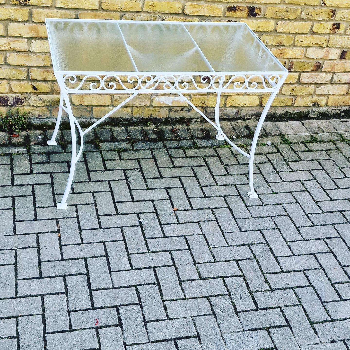 Vintage French Metal Garden Table and Chairs/Garden Patio Table and Chair Set In Good Condition For Sale In London, Lambeth