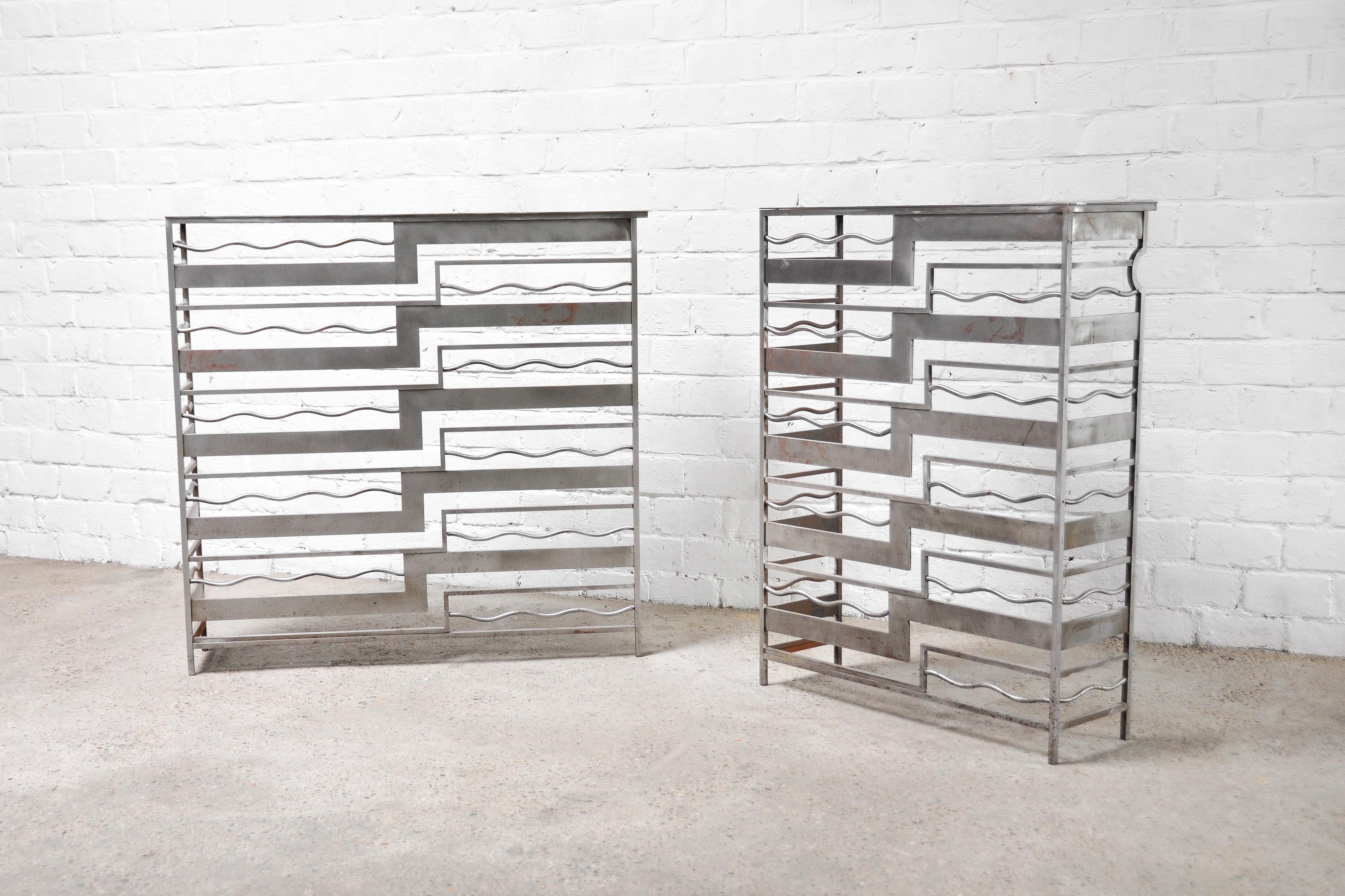 Vintage French Metal Geometric Console Tables, Set of 2 In Fair Condition For Sale In Zwijndrecht, Antwerp