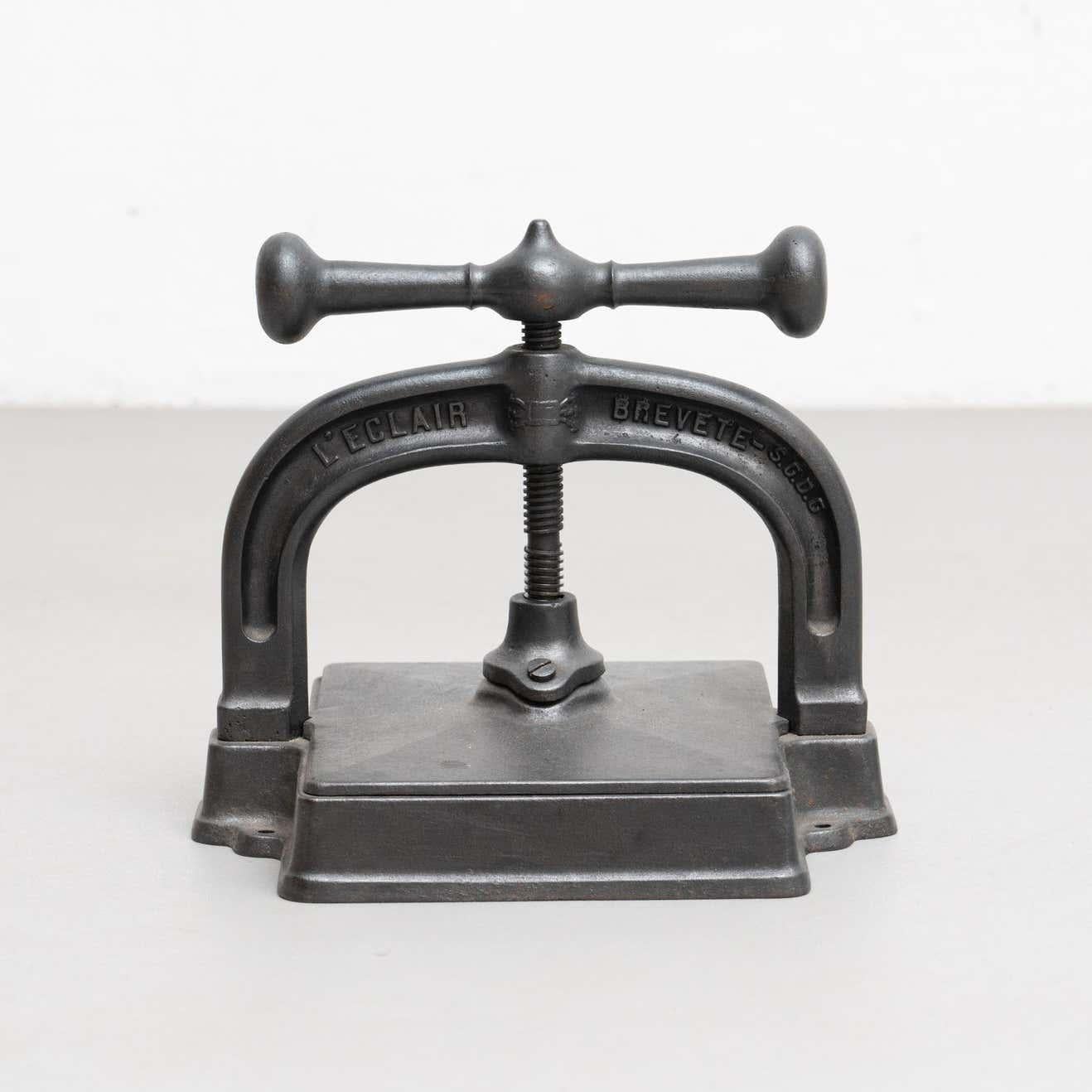 Pressa da stampa francese in metallo vintage, circa 1930 in vendita 4