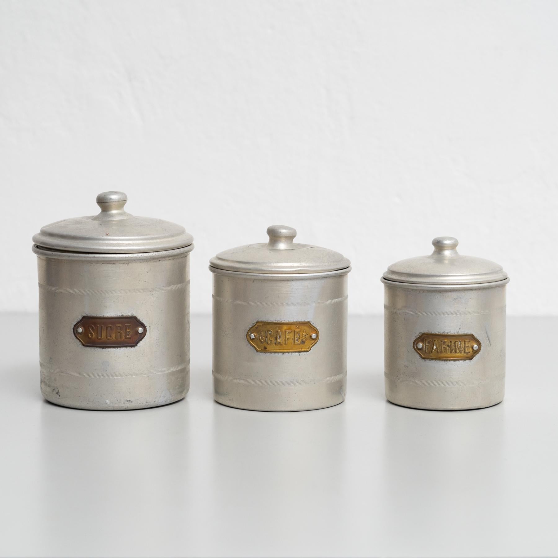 Vintage French Metal Pot Set – Early 20th Century Coffee, Pepper, Sugar Storage In Good Condition For Sale In Barcelona, ES