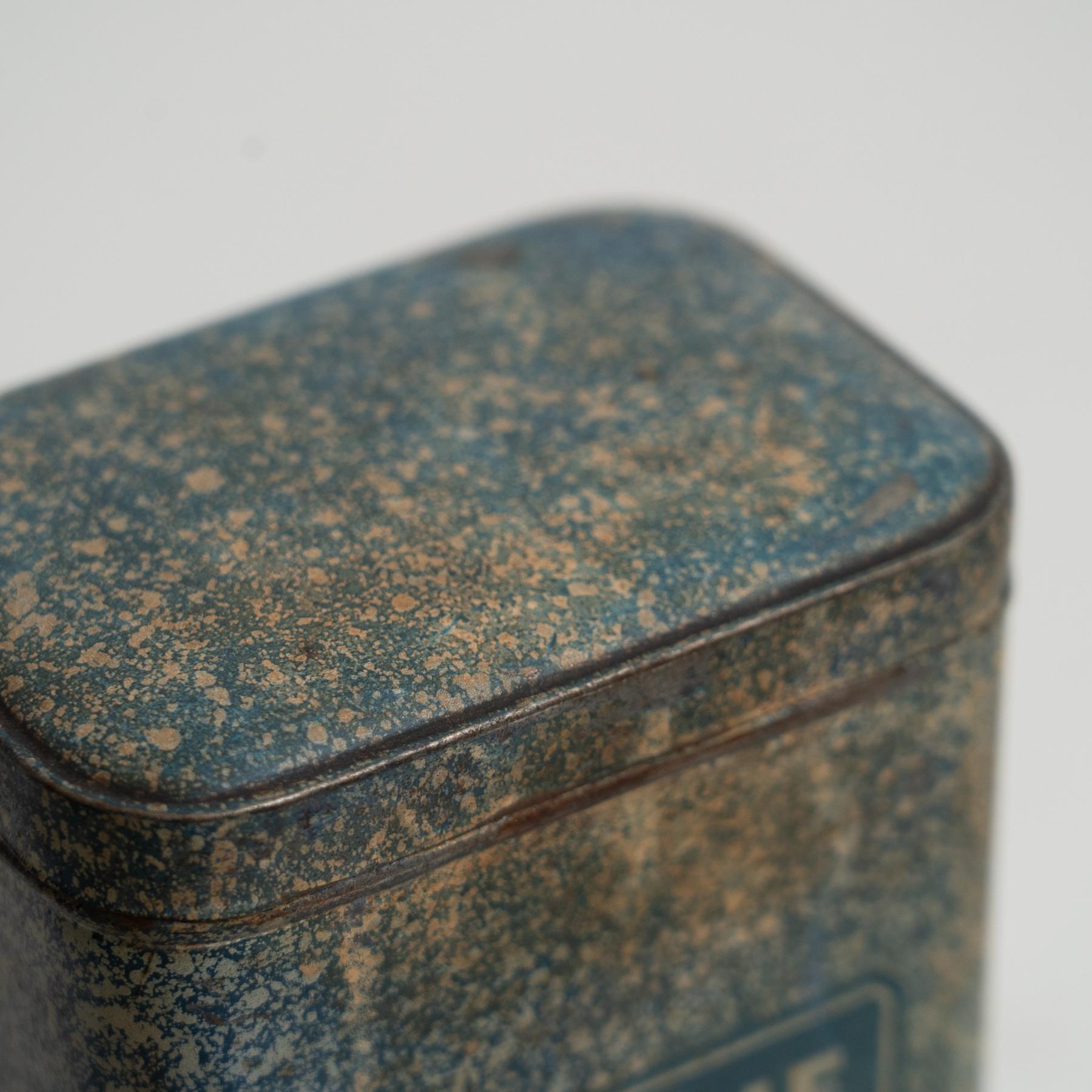 Vintage French Metal Pot Set – Early 20th Century Coffee, Pepper, Sugar Storage For Sale 4