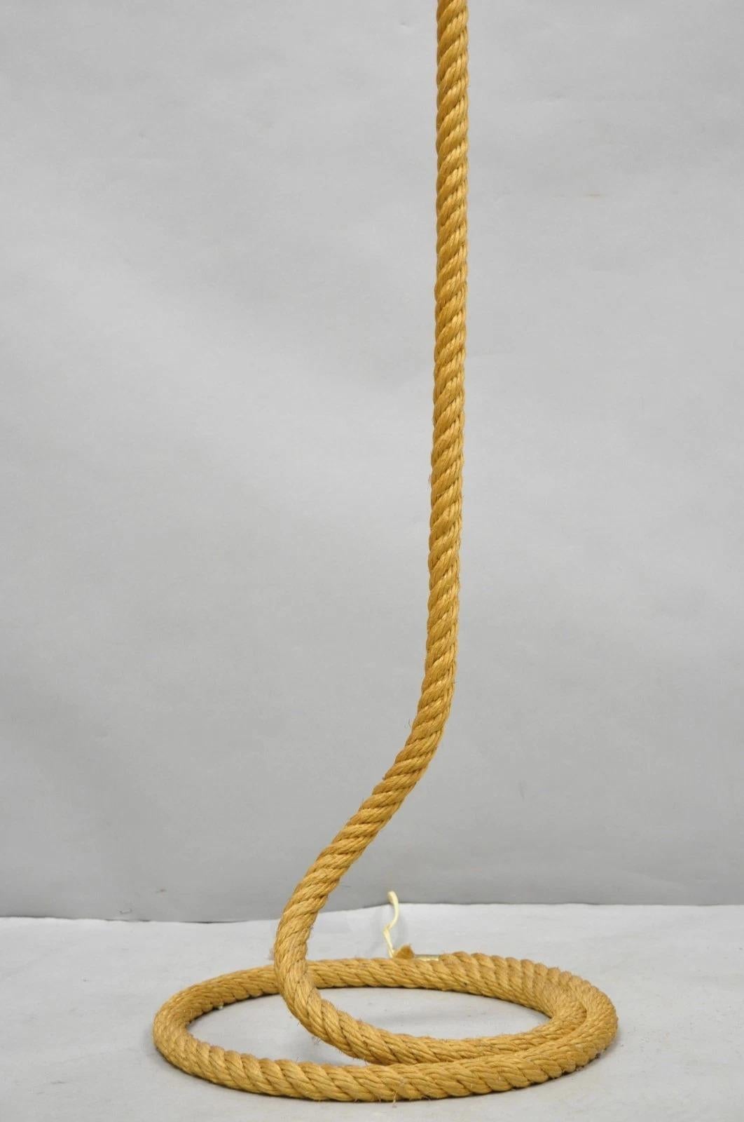Lámpara de pie vintage francesa de mediados del siglo XX Audoux Minet Style Coil Lasso Rope en venta 6