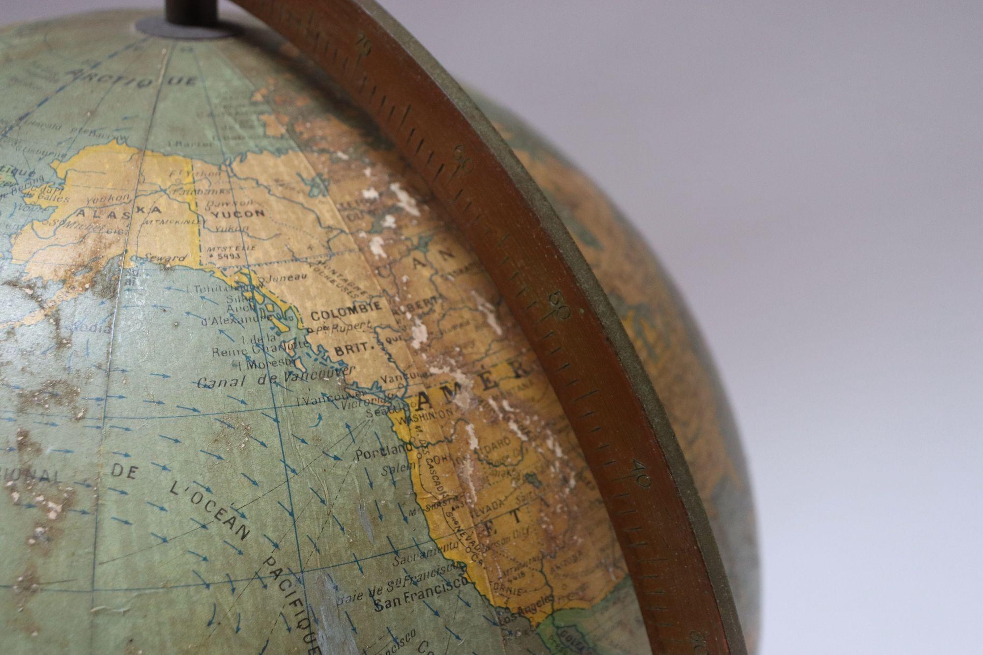 Vintage French Modern Illuminated Glass Globe Terrestre by Girard et Barrère For Sale 9