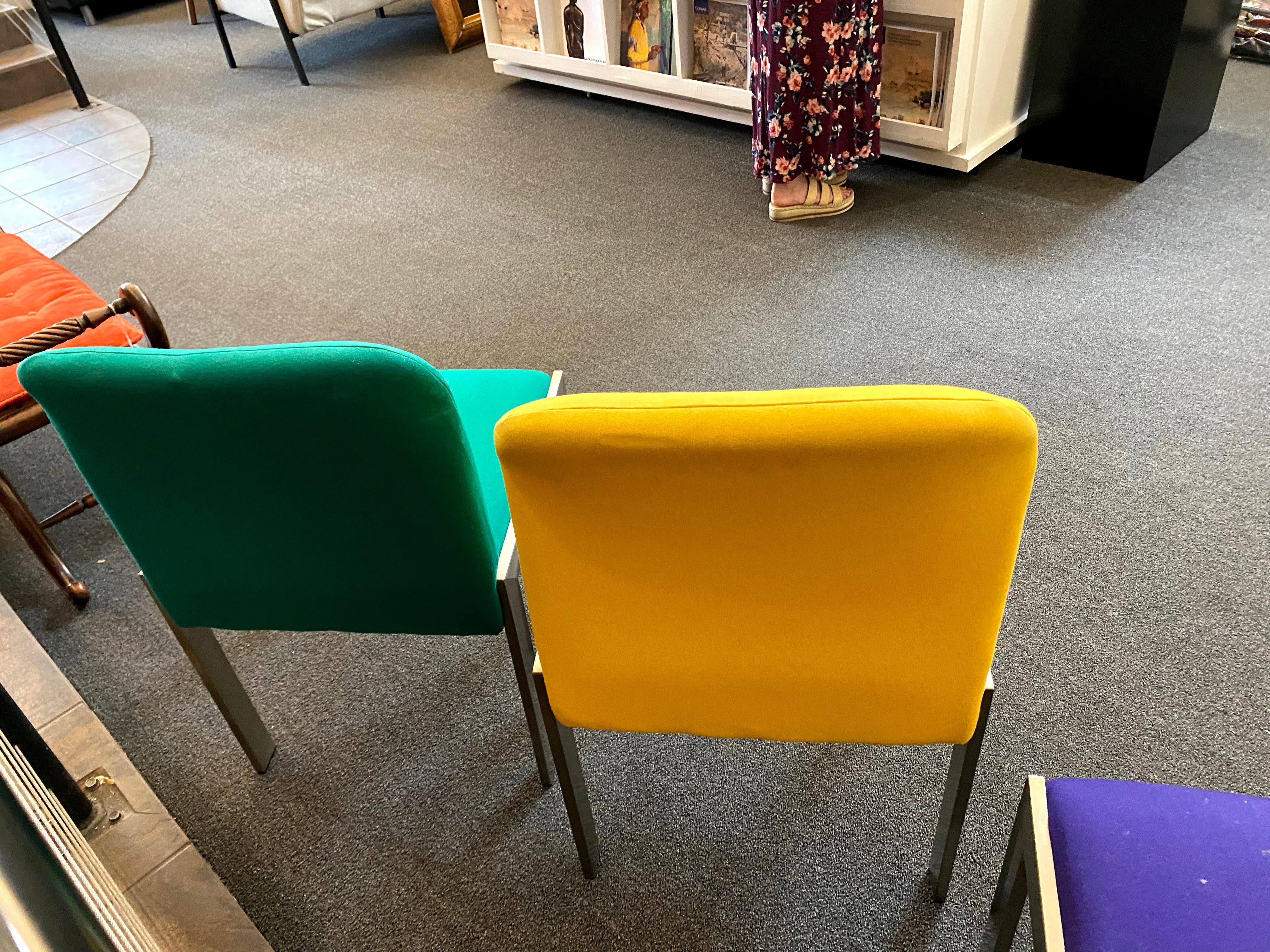Vintage Französisch Modern Pierre Paulin zugeschrieben gepolsterte Stühle - Satz von 4 im Angebot 2