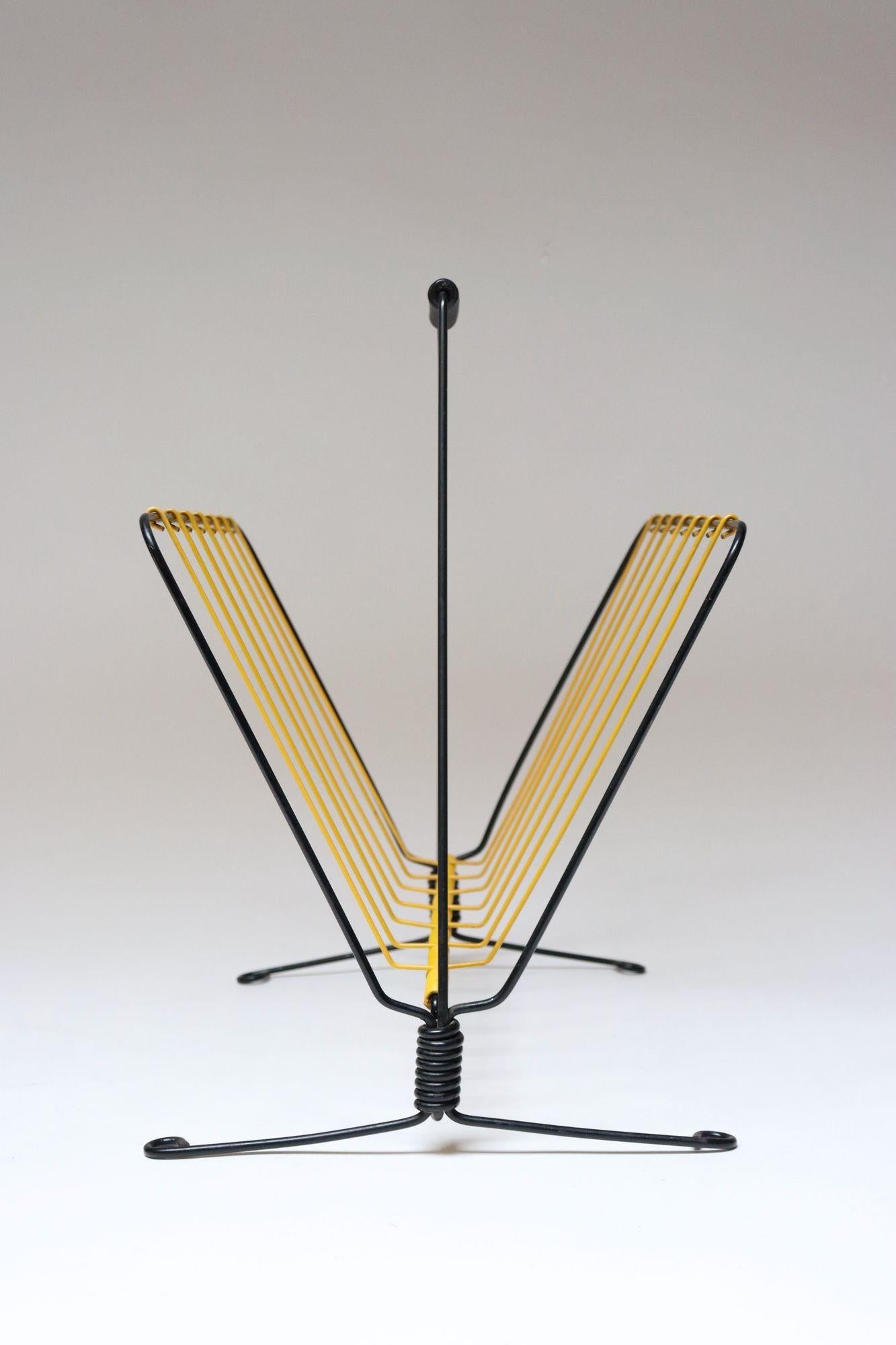 Mid-Century Modern Porte-revues en fil métallique jaune et noir, Vintage French Modern en vente