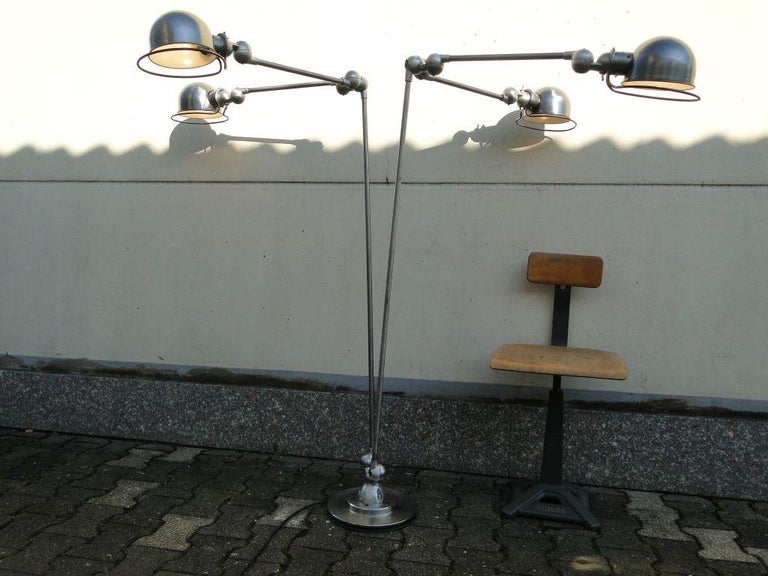 JIELDE floor lamp Reading lamp 

Brushed lamp

Designed by Jean-Louis Domecq in the early 1950s


Original Jielde lamp, professionally restored in our workshop

The inside of the shade is coated with heat-resistant paint

Measures: