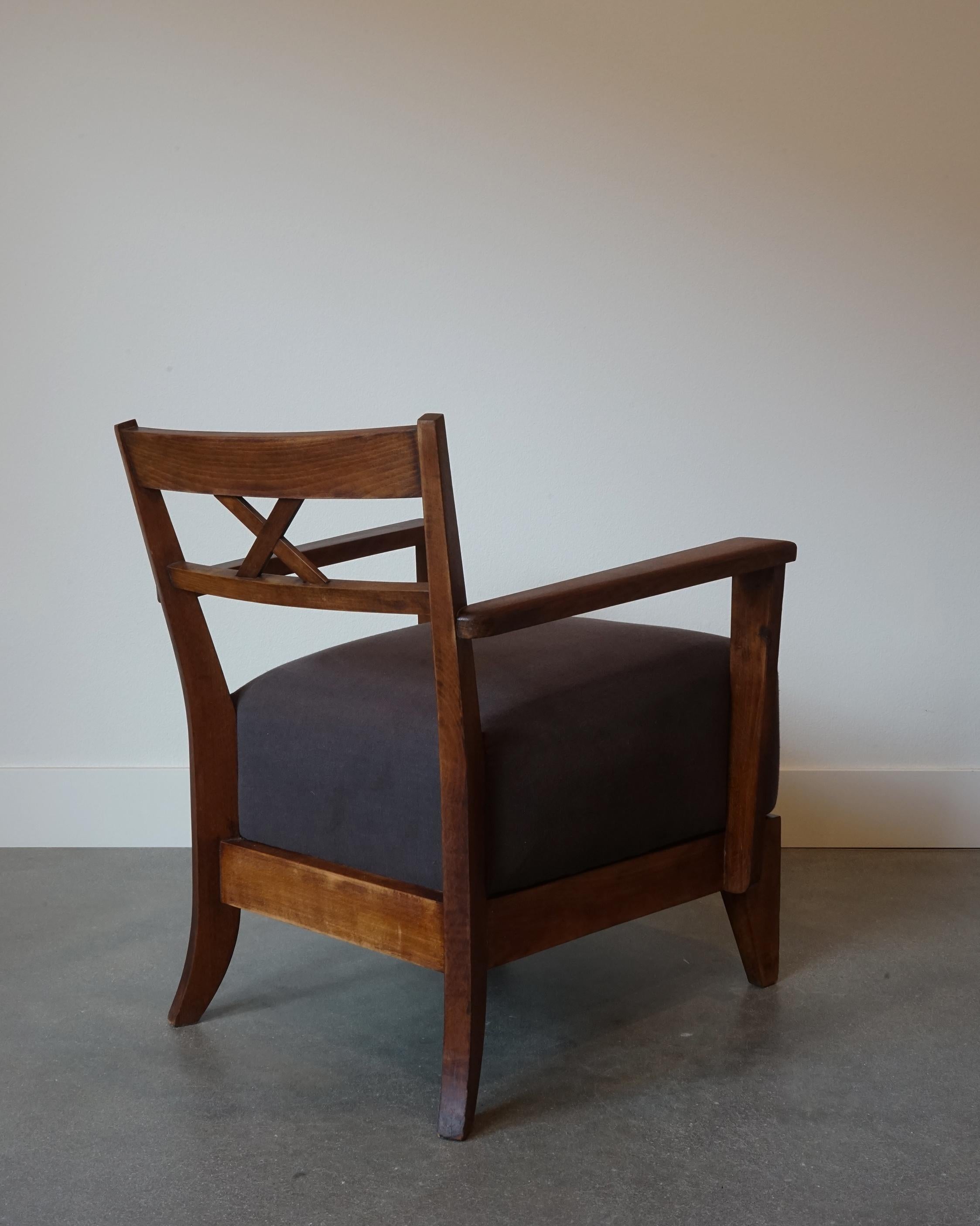 20th Century Vintage French Modernist Oak Lounge Chairs, 1940's, Belgian Linen Upholstery, 2 For Sale