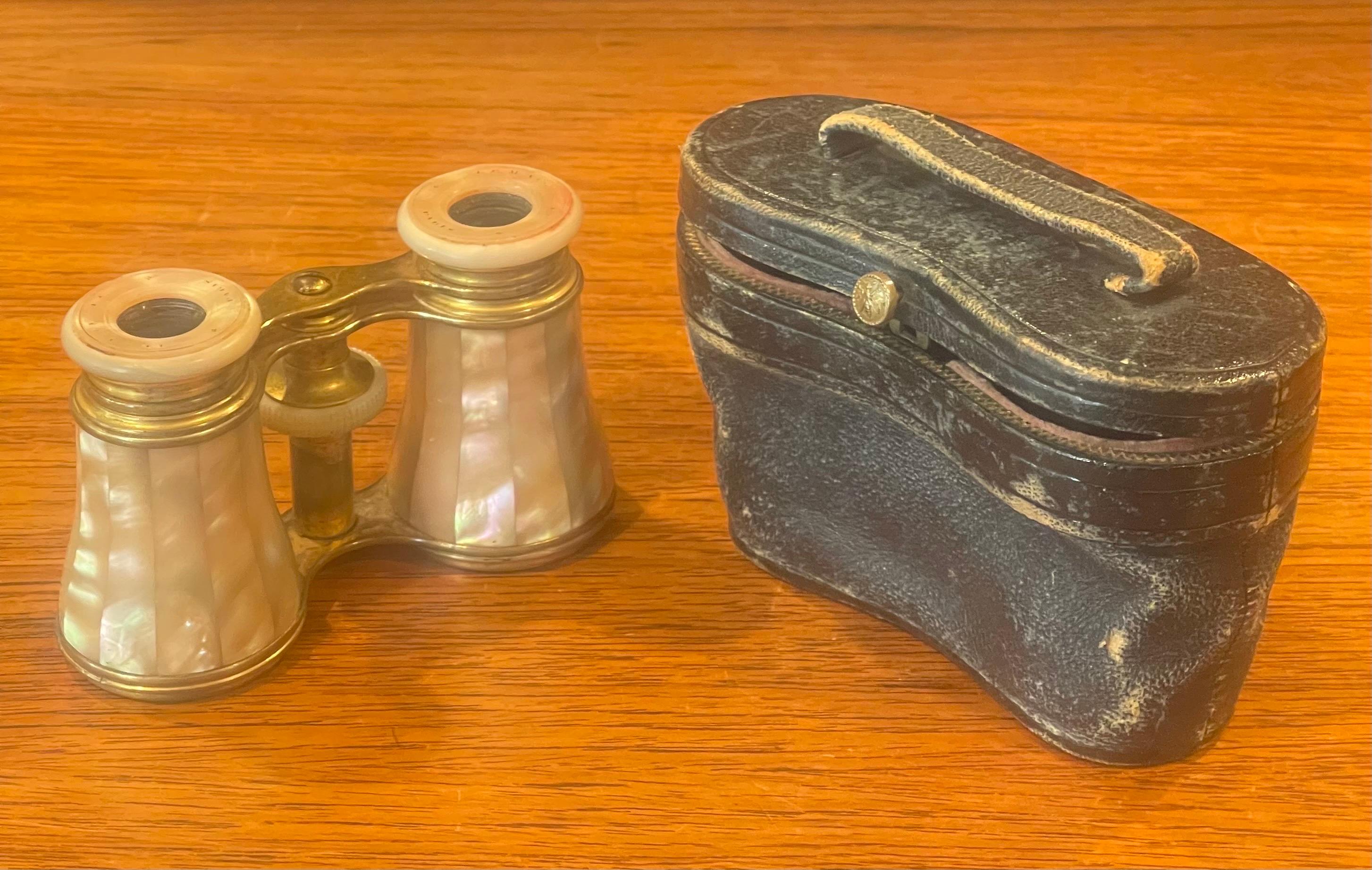 Vintage French Mother-of-Pearl & Brass Opera Glasses with Case by LeMaire Paris In Good Condition For Sale In San Diego, CA