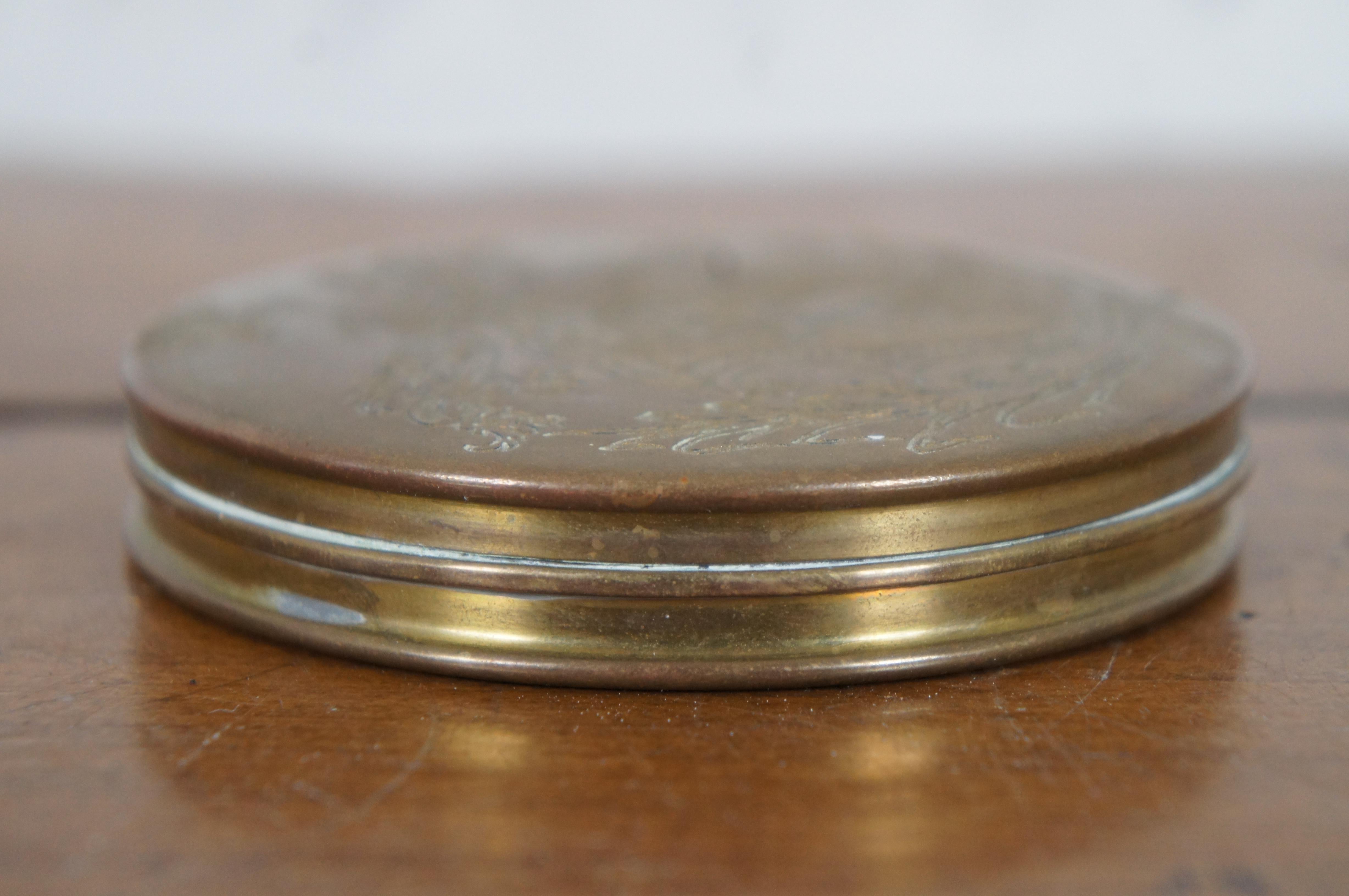 Vintage French Mottahedeh WM Adaptation Round Brass Lion Passant Snuff Box For Sale 2
