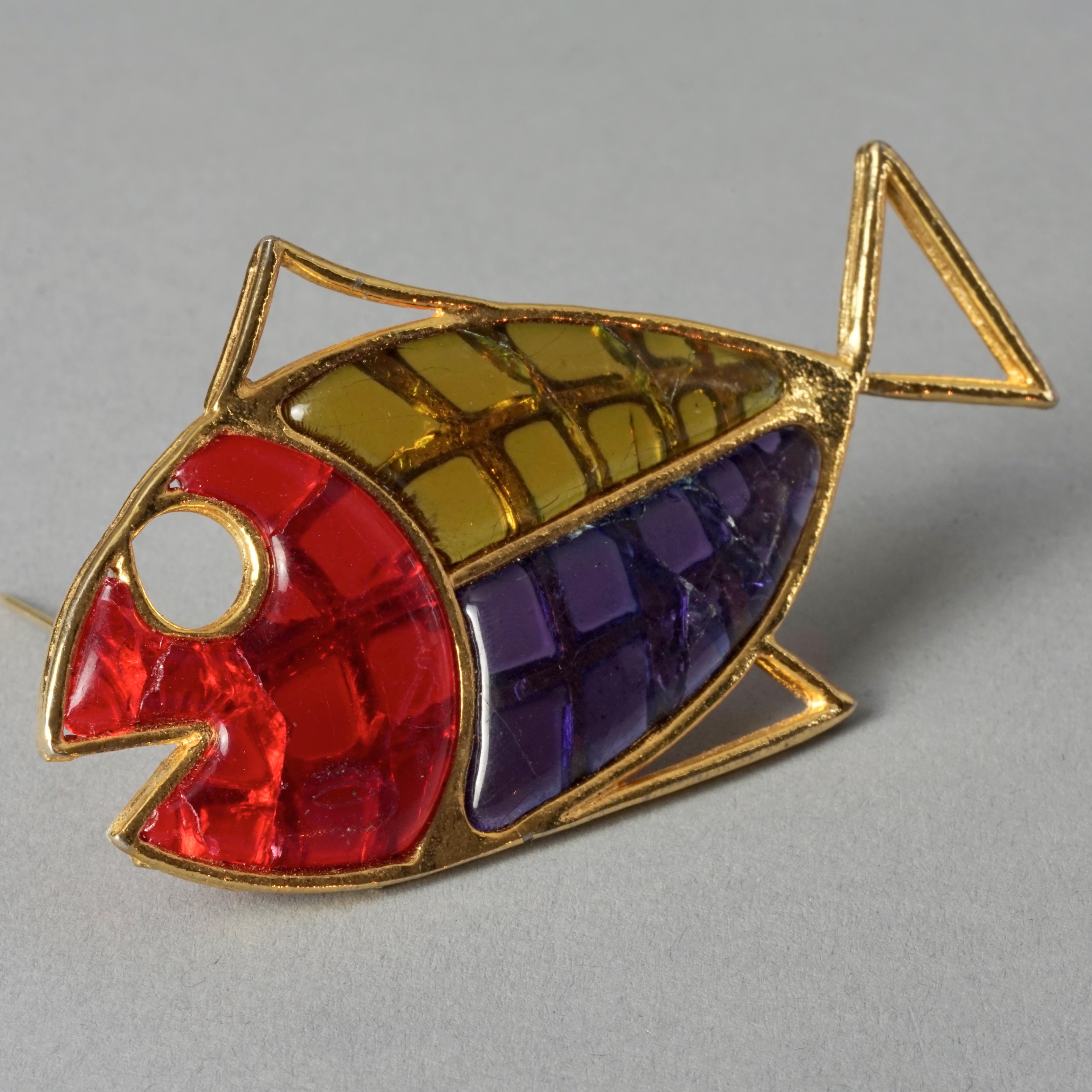 Vintage French Multicolour Fish Resin Brooch In Good Condition For Sale In Kingersheim, Alsace