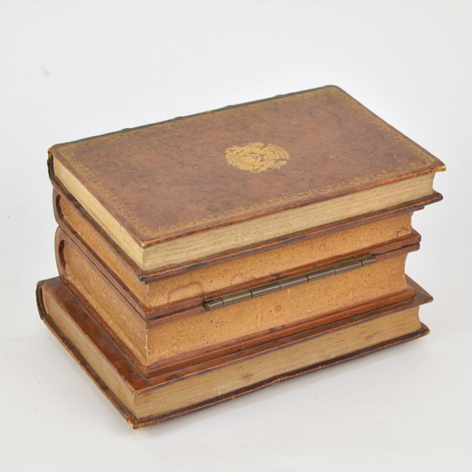 Libro musicale francese d'epoca Cave À Liqueur in pelle con bicchieri da cocktail e caraffa In condizioni buone a Brussels, BE
