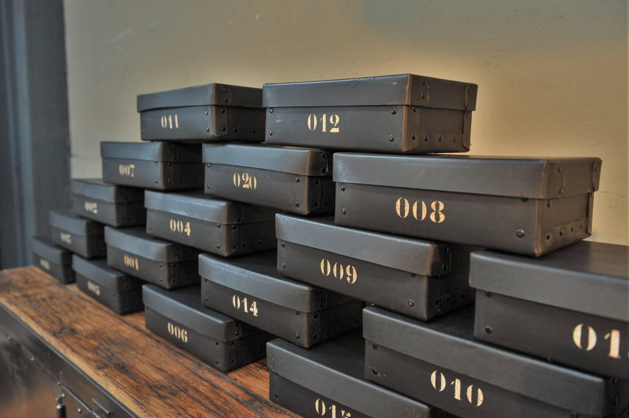 Vintage French National Bank Black Gold Bar Boxes, circa 1940 In Good Condition For Sale In Roubaix, FR